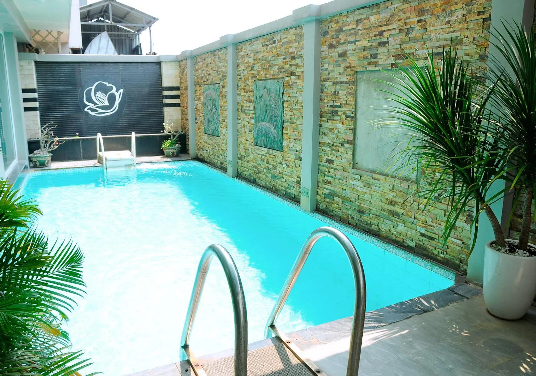 Swimming pool in Cherish Hue Hotel