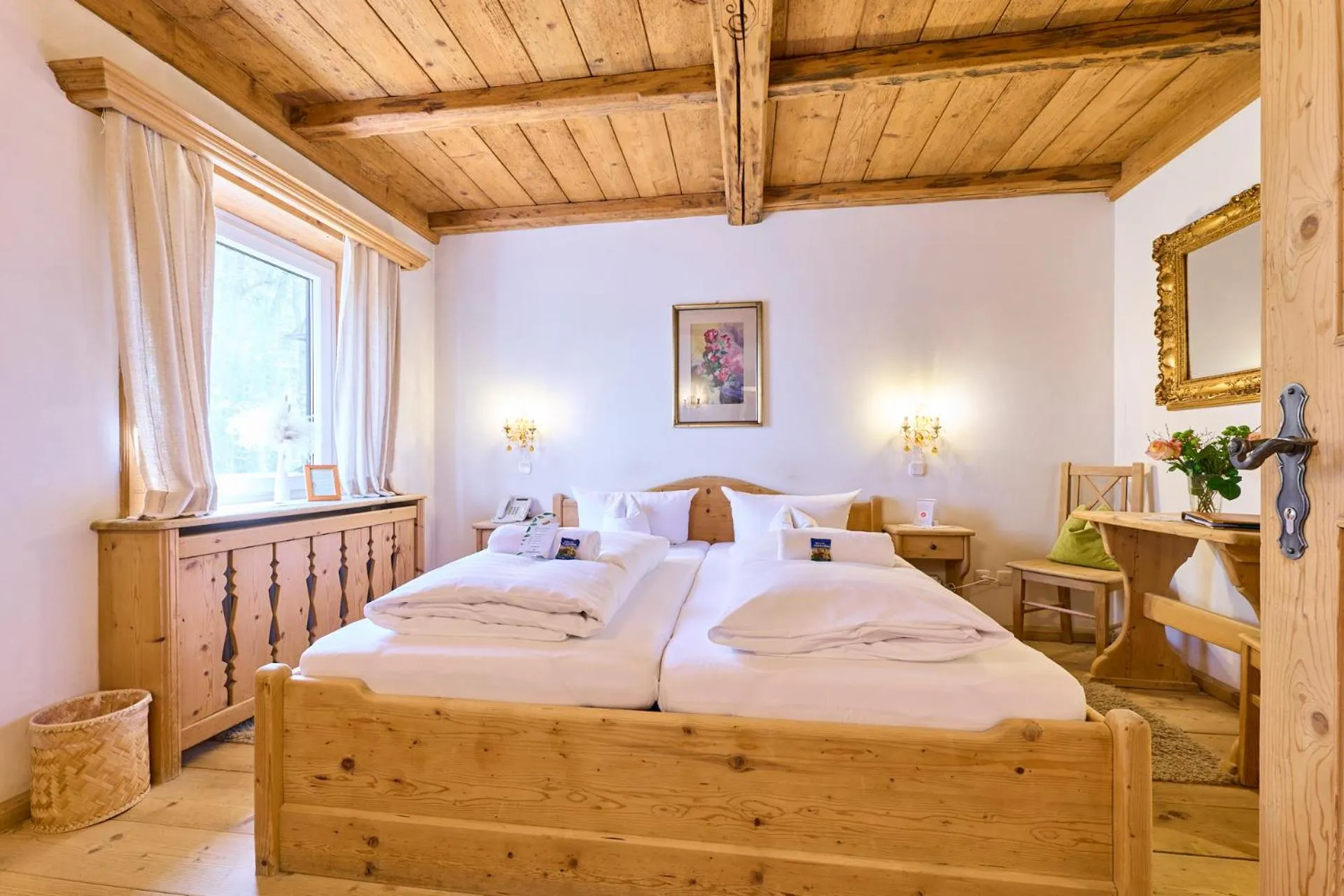 Photo of the whole room, Bed in Hotel Waldgasthof Buchenhain