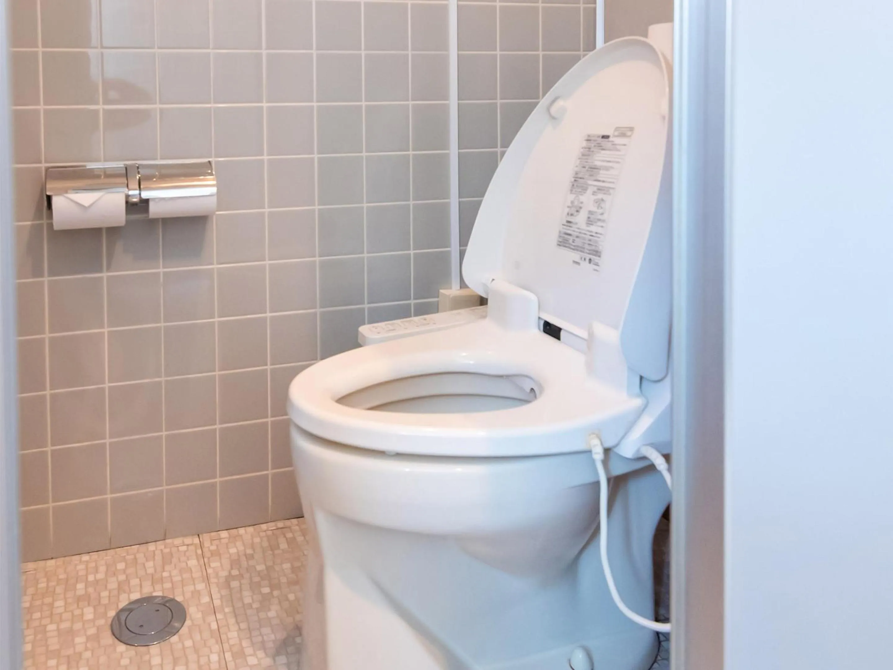 Toilet in Sakura Ryokan Asakusa Iriya