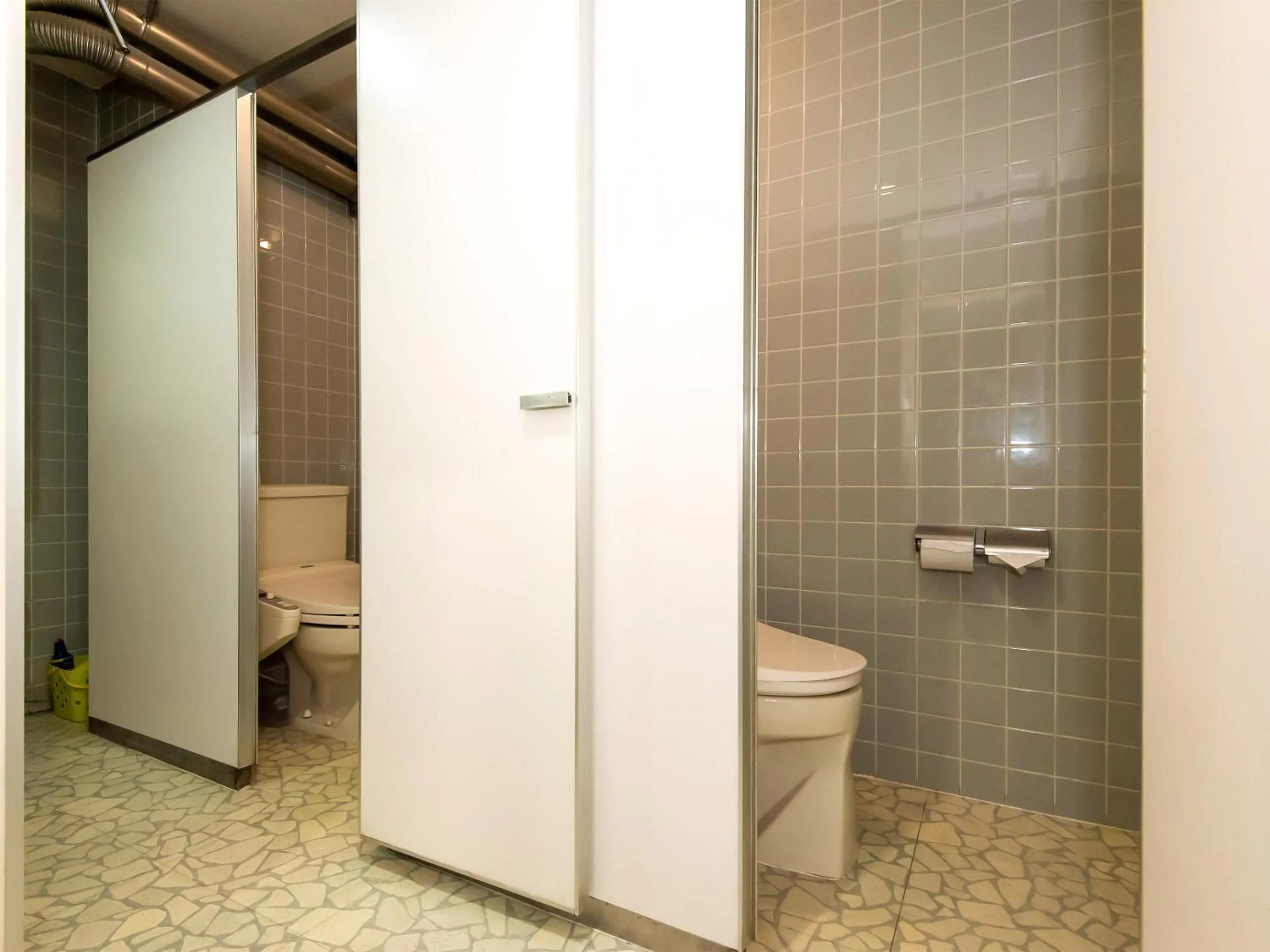 Toilet in Sakura Ryokan Asakusa Iriya