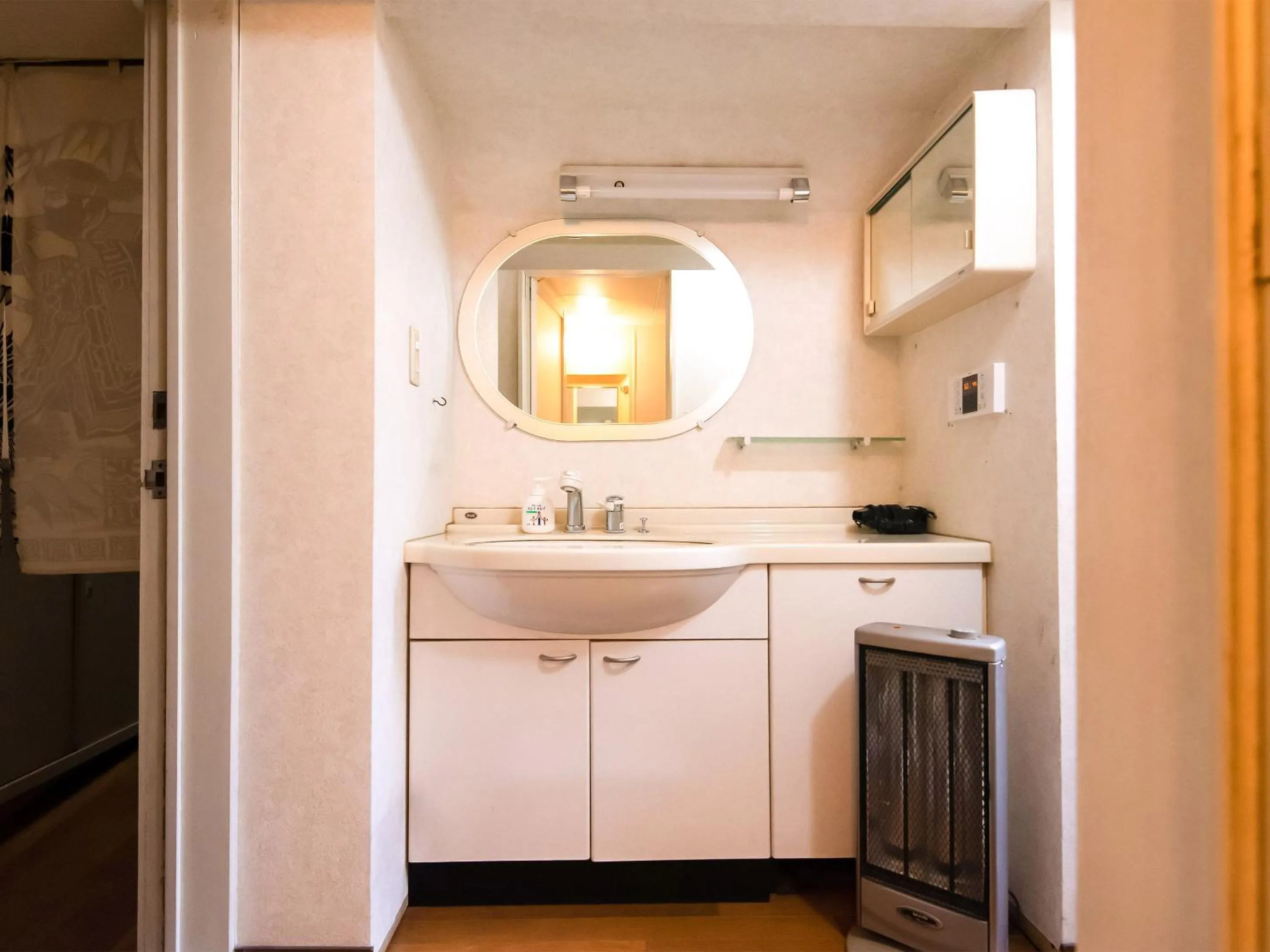 Bathroom in Sakura Ryokan Asakusa Iriya