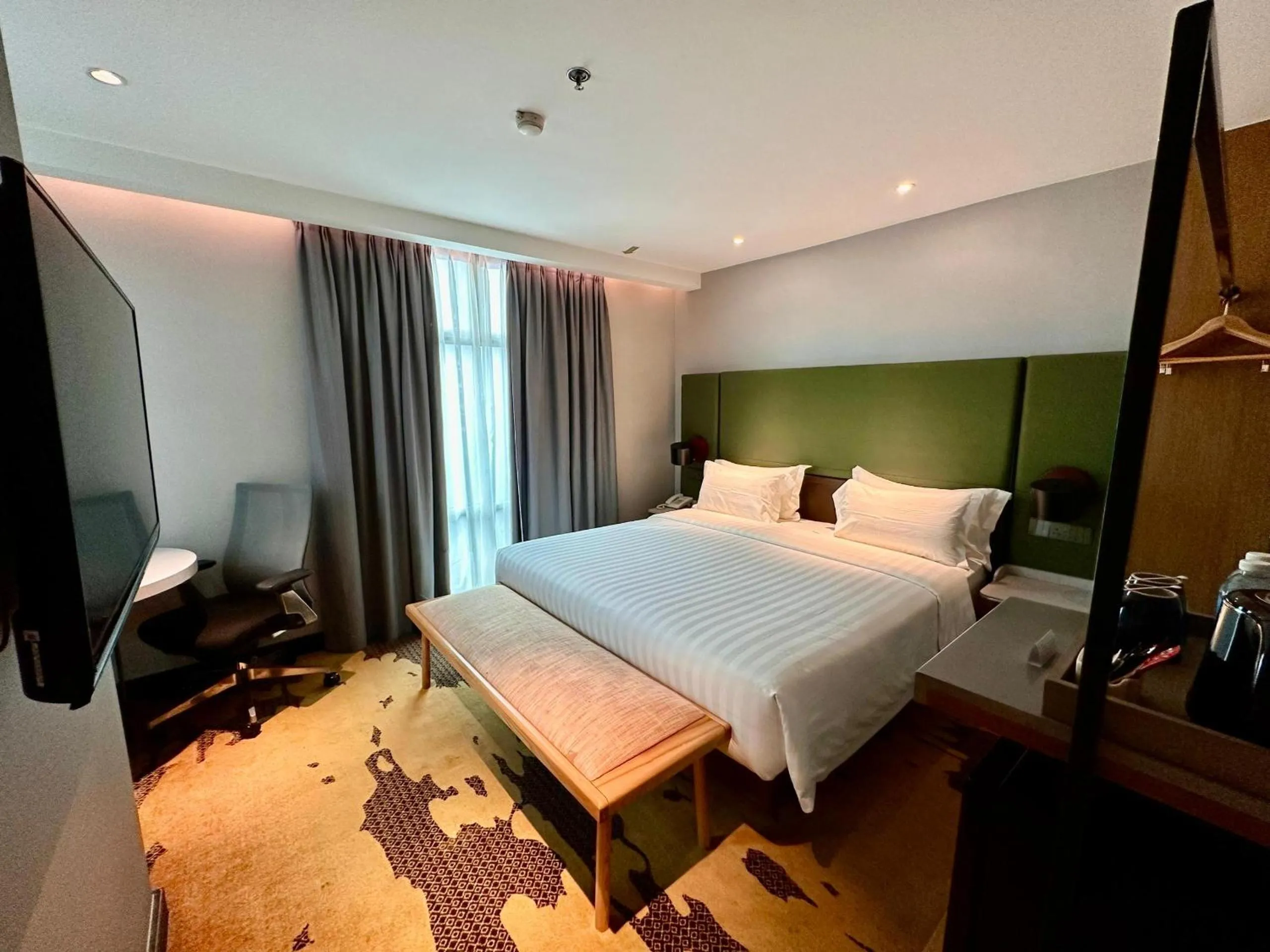 Bed in King Park Hotel Kota Kinabalu