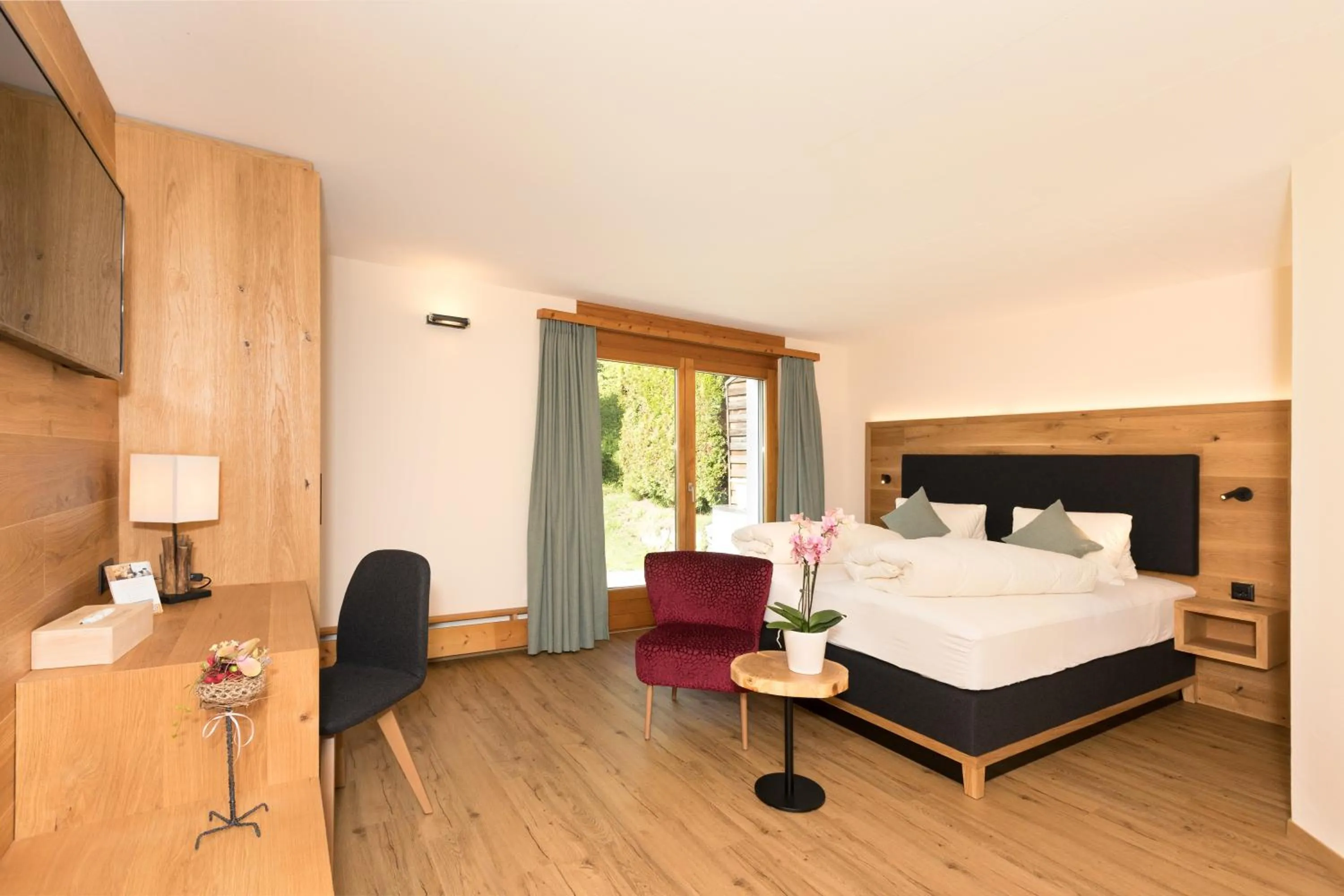 Photo of the whole room, Bed in Boutique-Hotel Vincenz