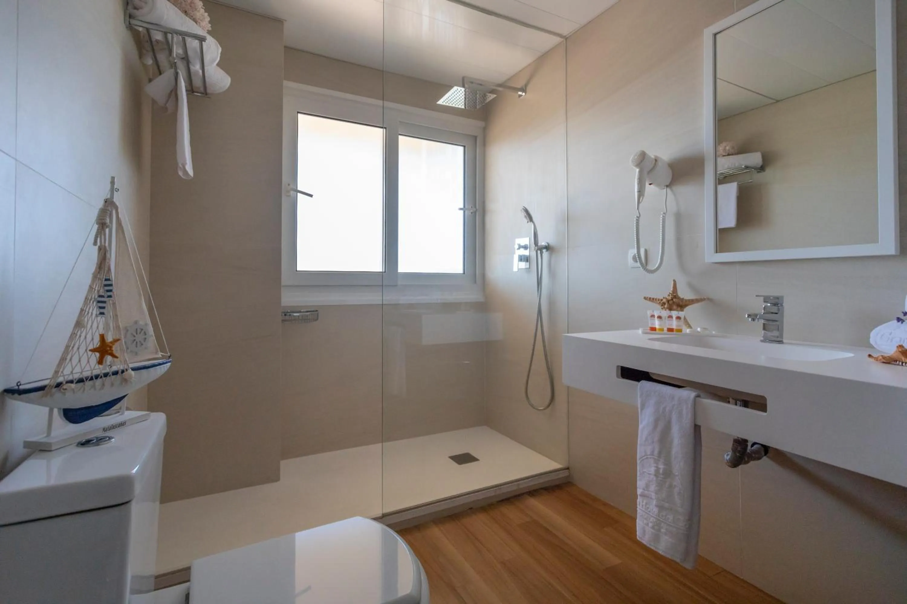 Shower in Gran Hotel del Coto