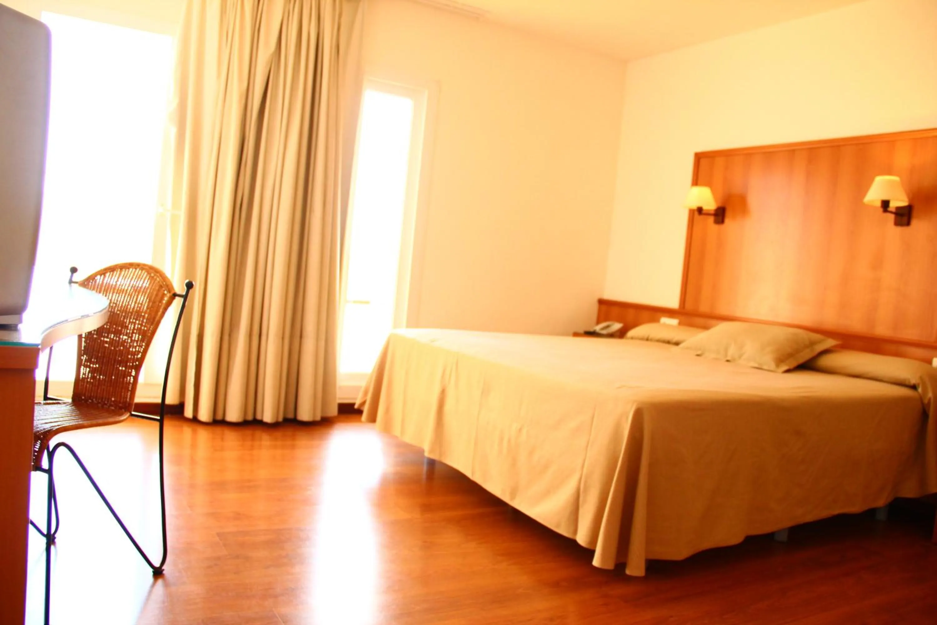 Photo of the whole room, Bed in Gran Hotel del Coto