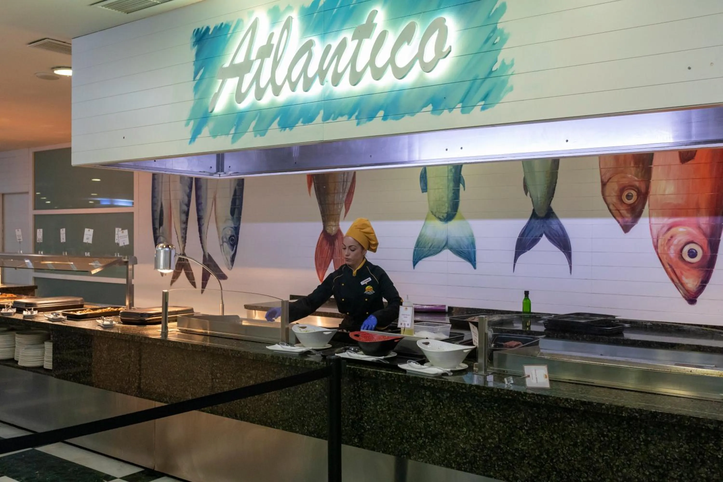 Restaurant/places to eat in Gran Hotel del Coto