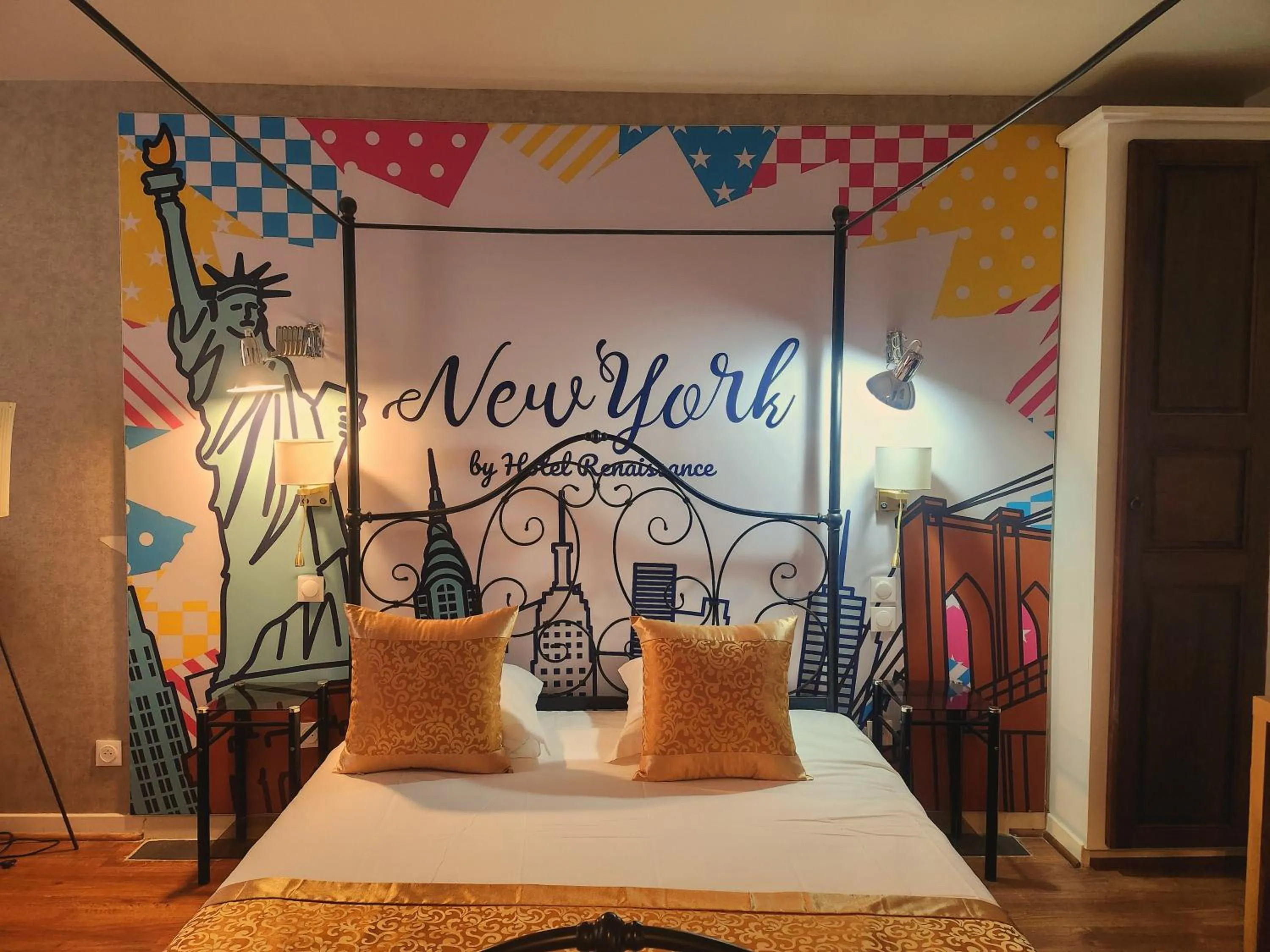 Bed in Hôtel Renaissance