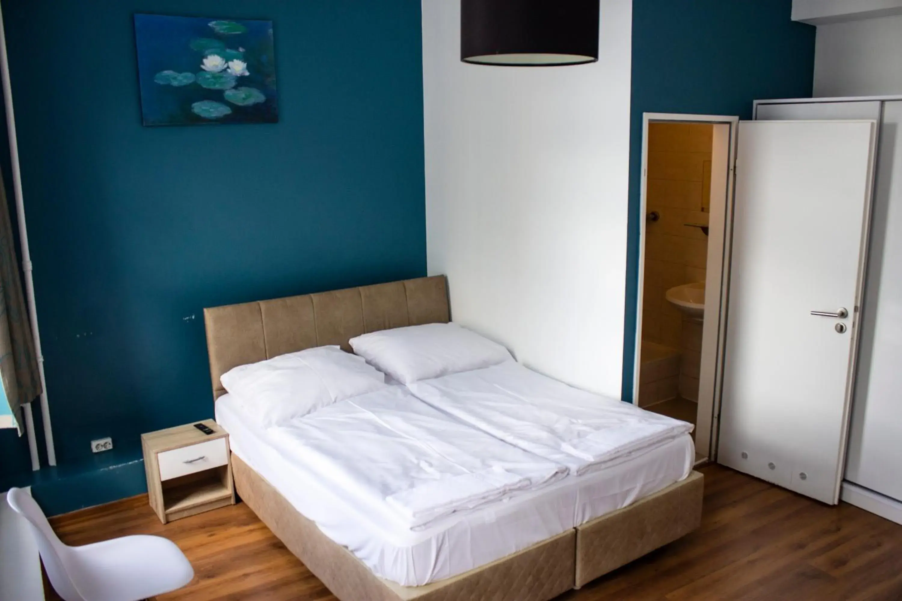 Twin Room in Metropol Hostel Berlin Twin Room in Metropol Hostel Berlin