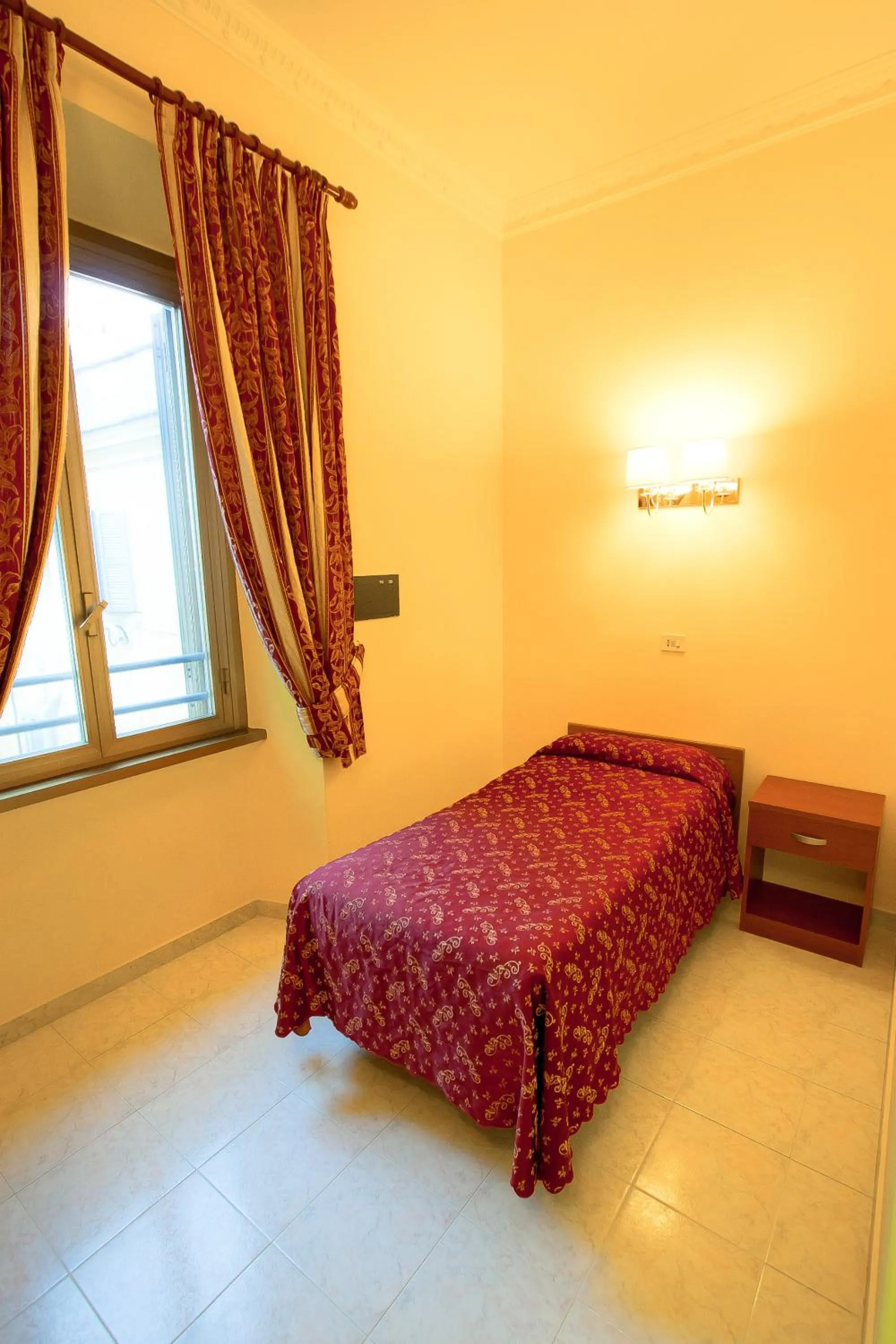 Bedroom, Bed in Bed In Roma