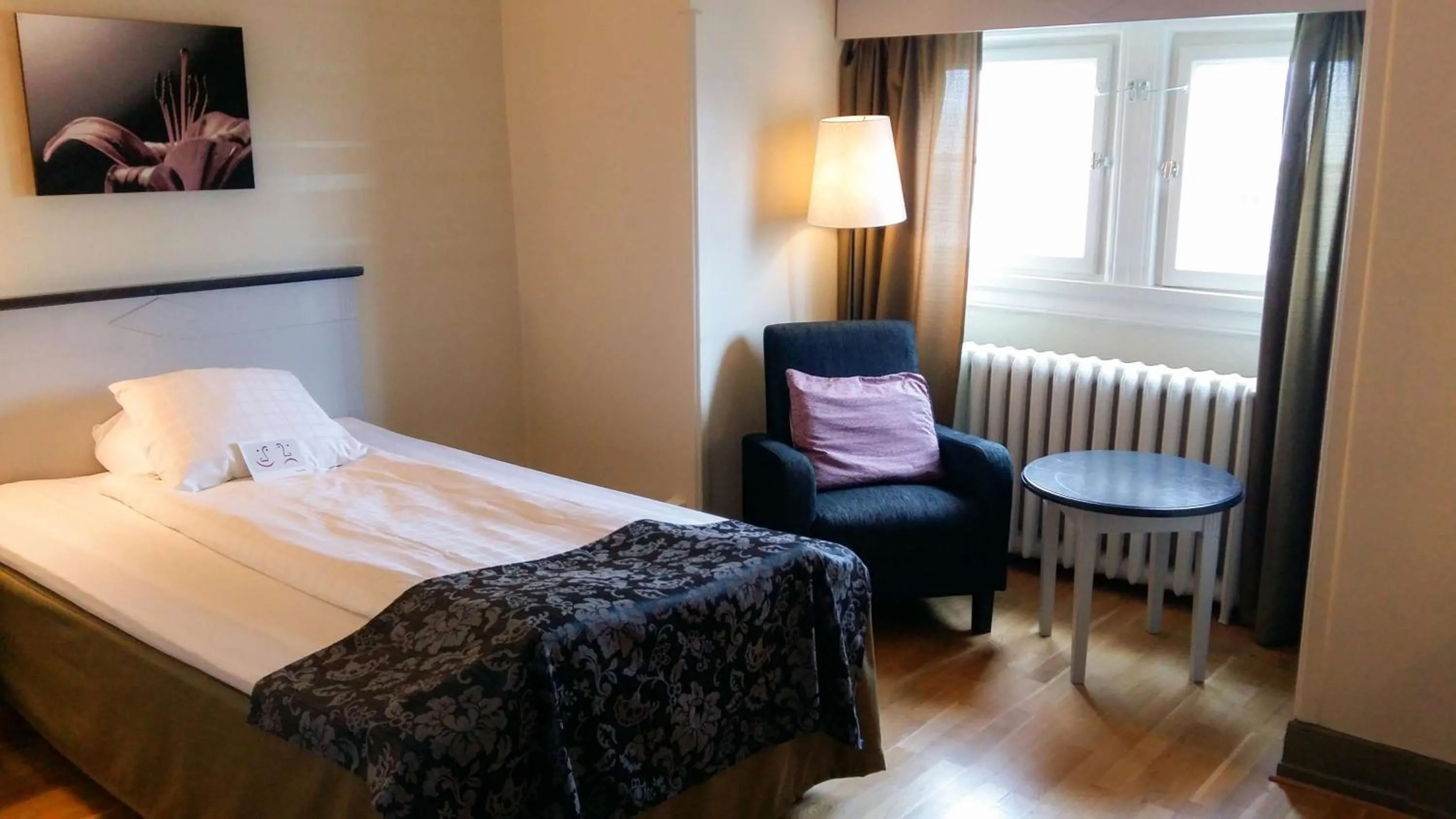 Photo of the whole room, Bed in Scandic Frimurarehotellet