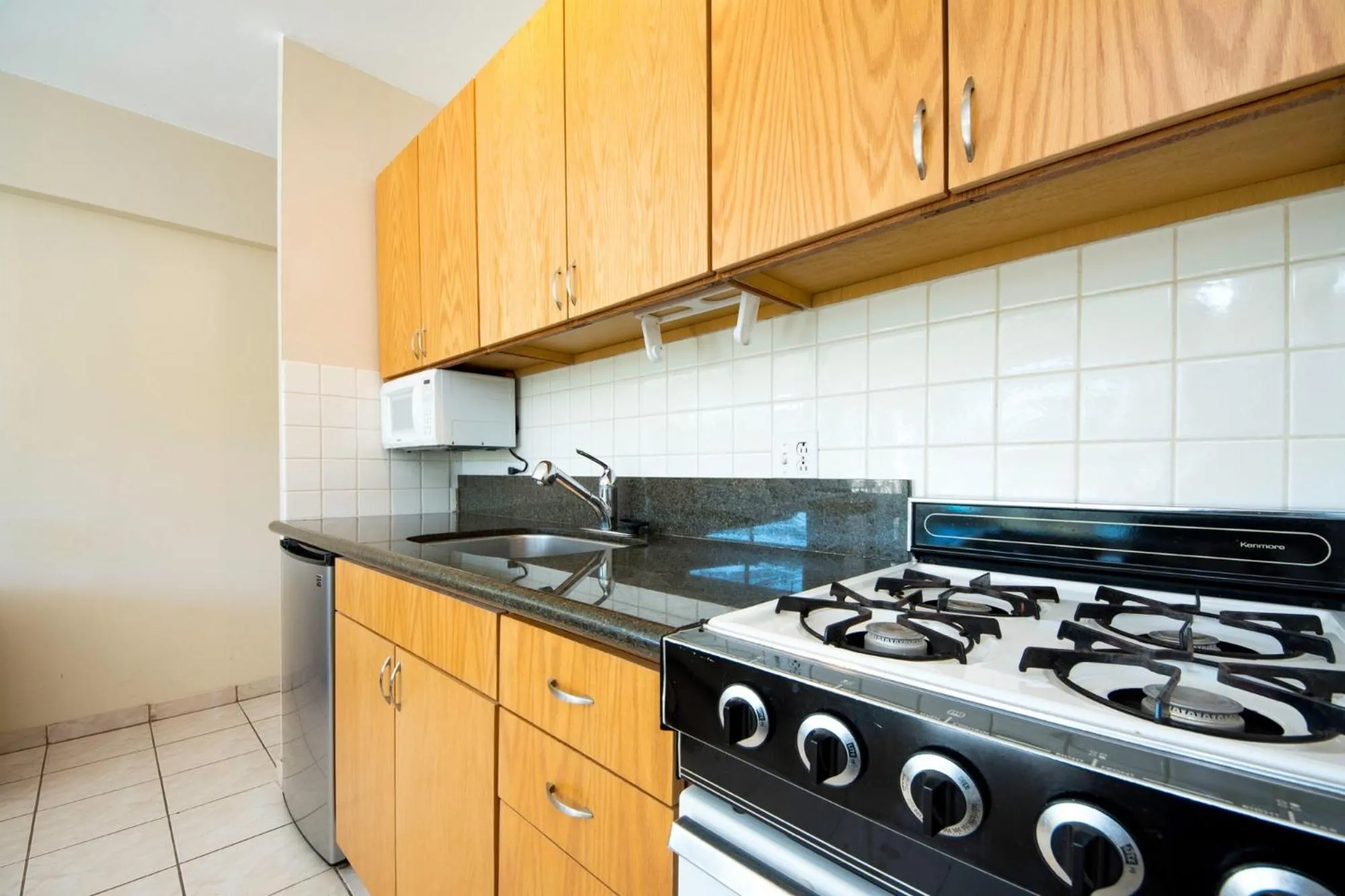 Waikiki Shore 305 (beachfront/balcony)