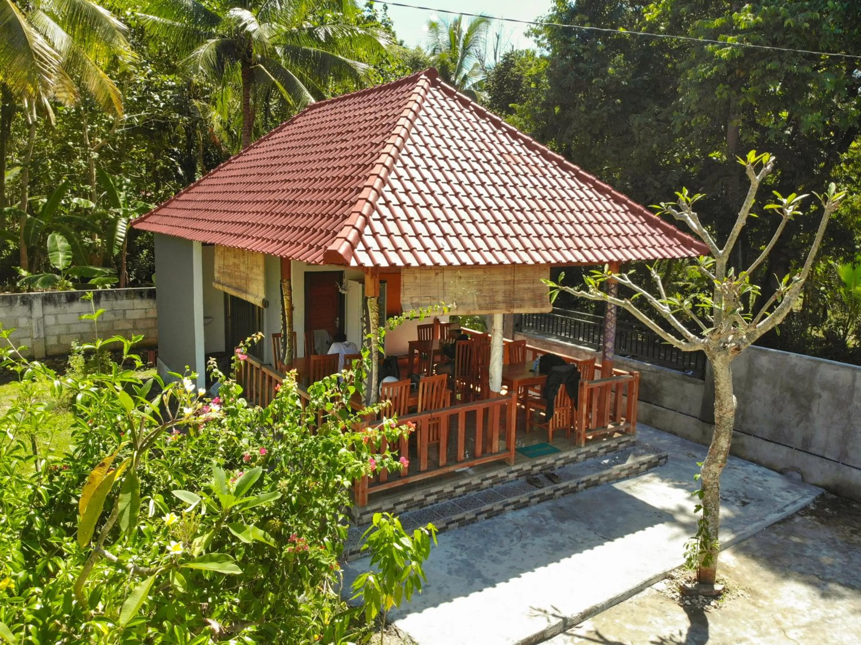 Restaurant/places to eat in Nyuh Kadah Guest House