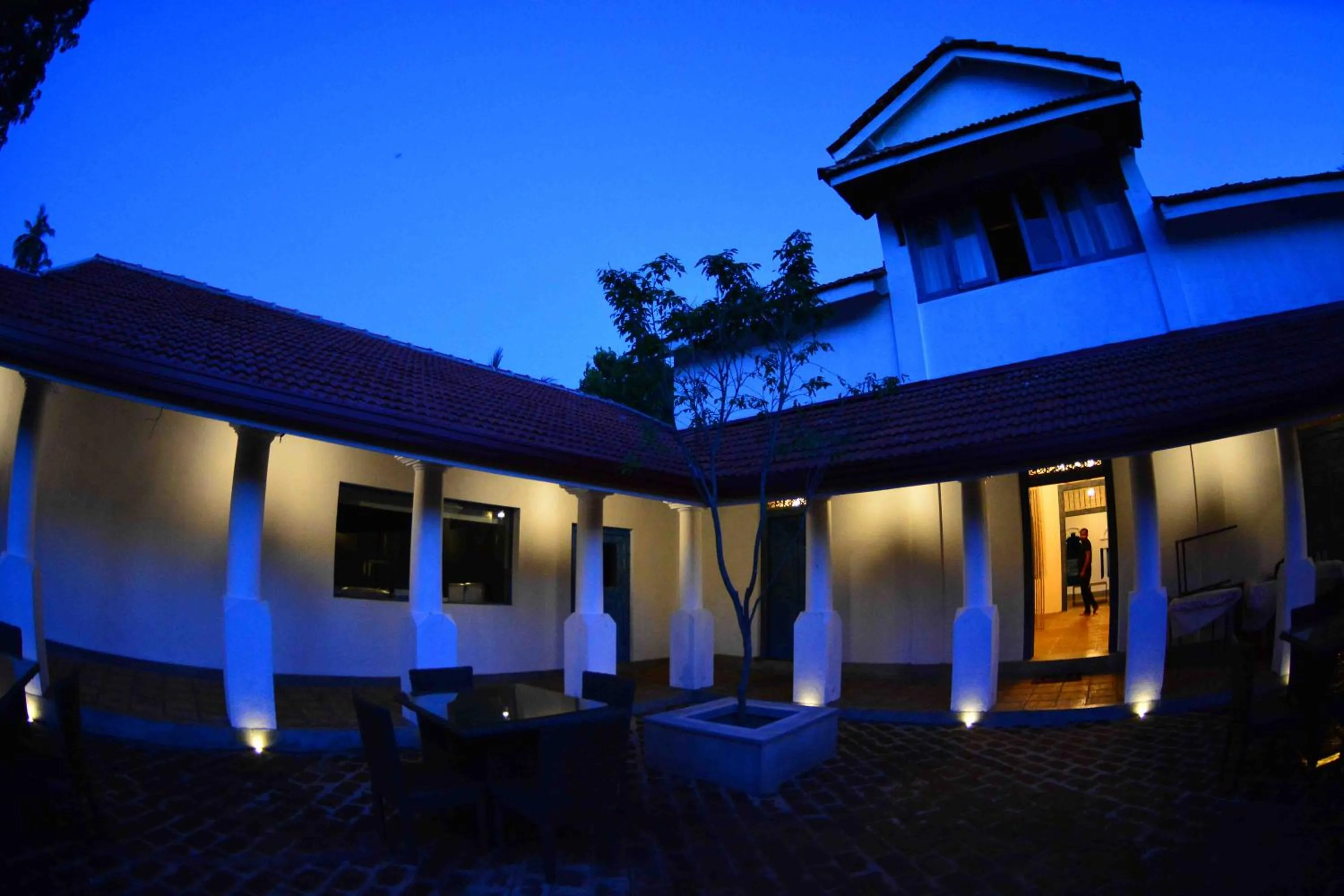 Restaurant/places to eat in Handun Villas