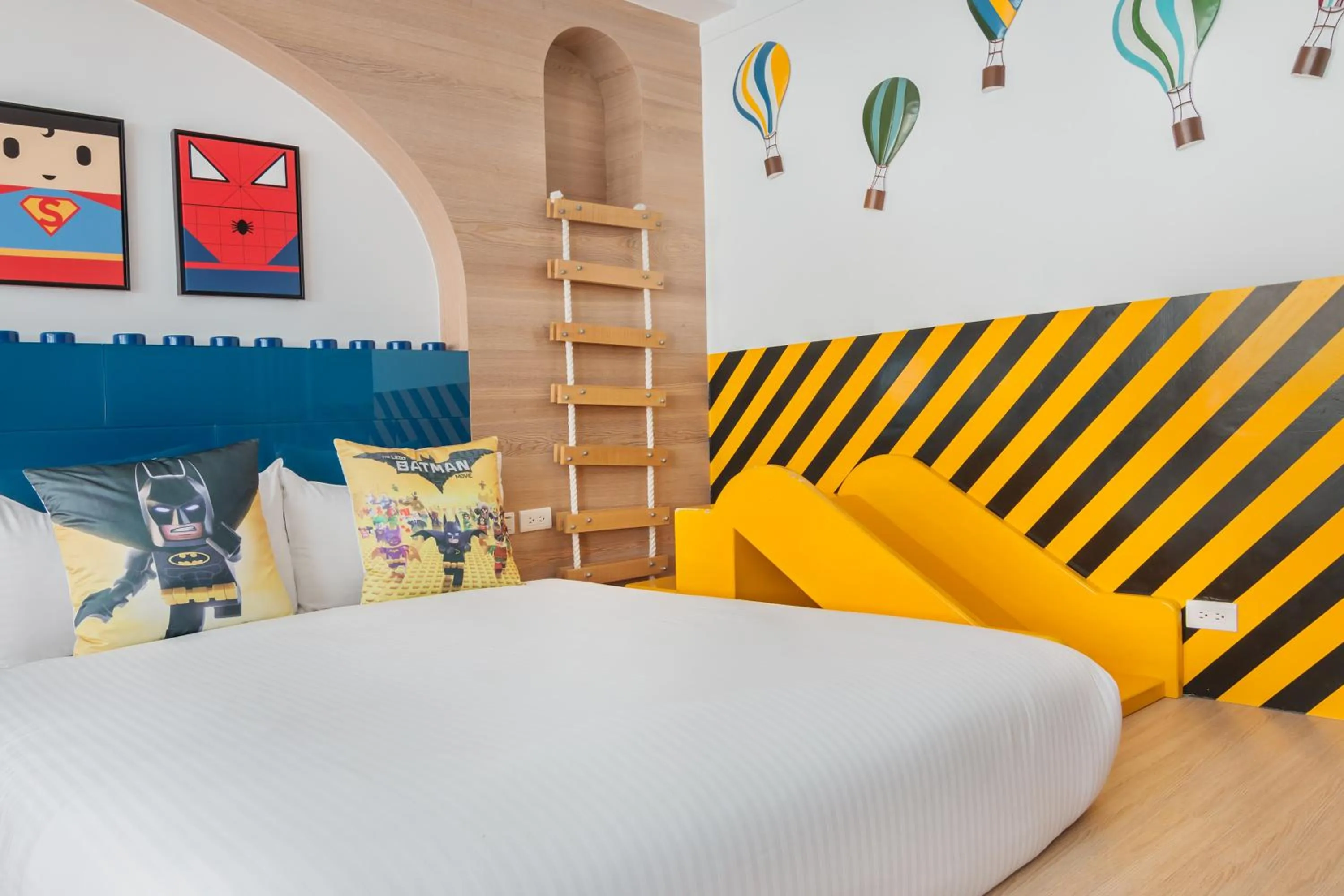 bunk bed in J.T.World