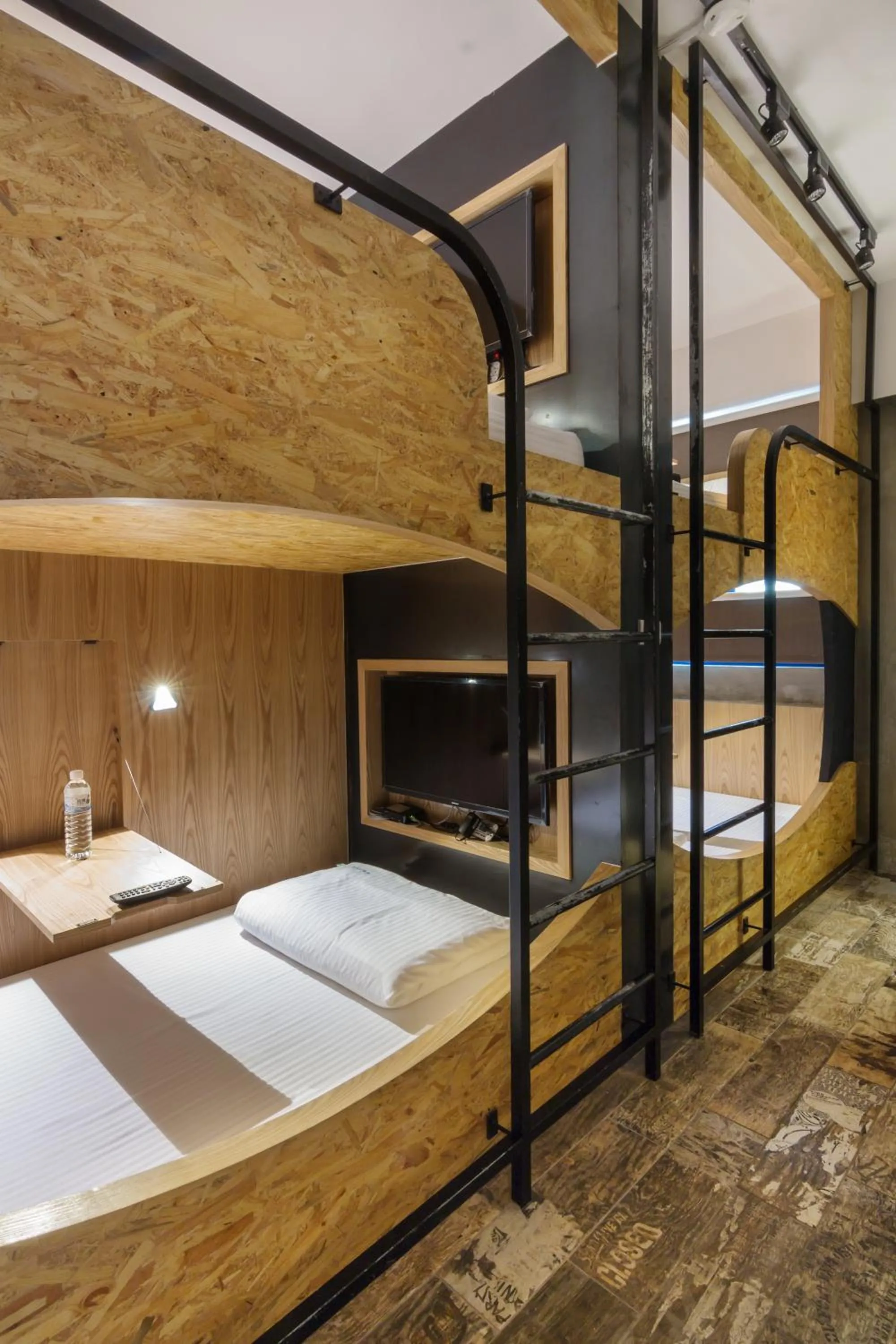 bunk bed, Bed in J.T.World