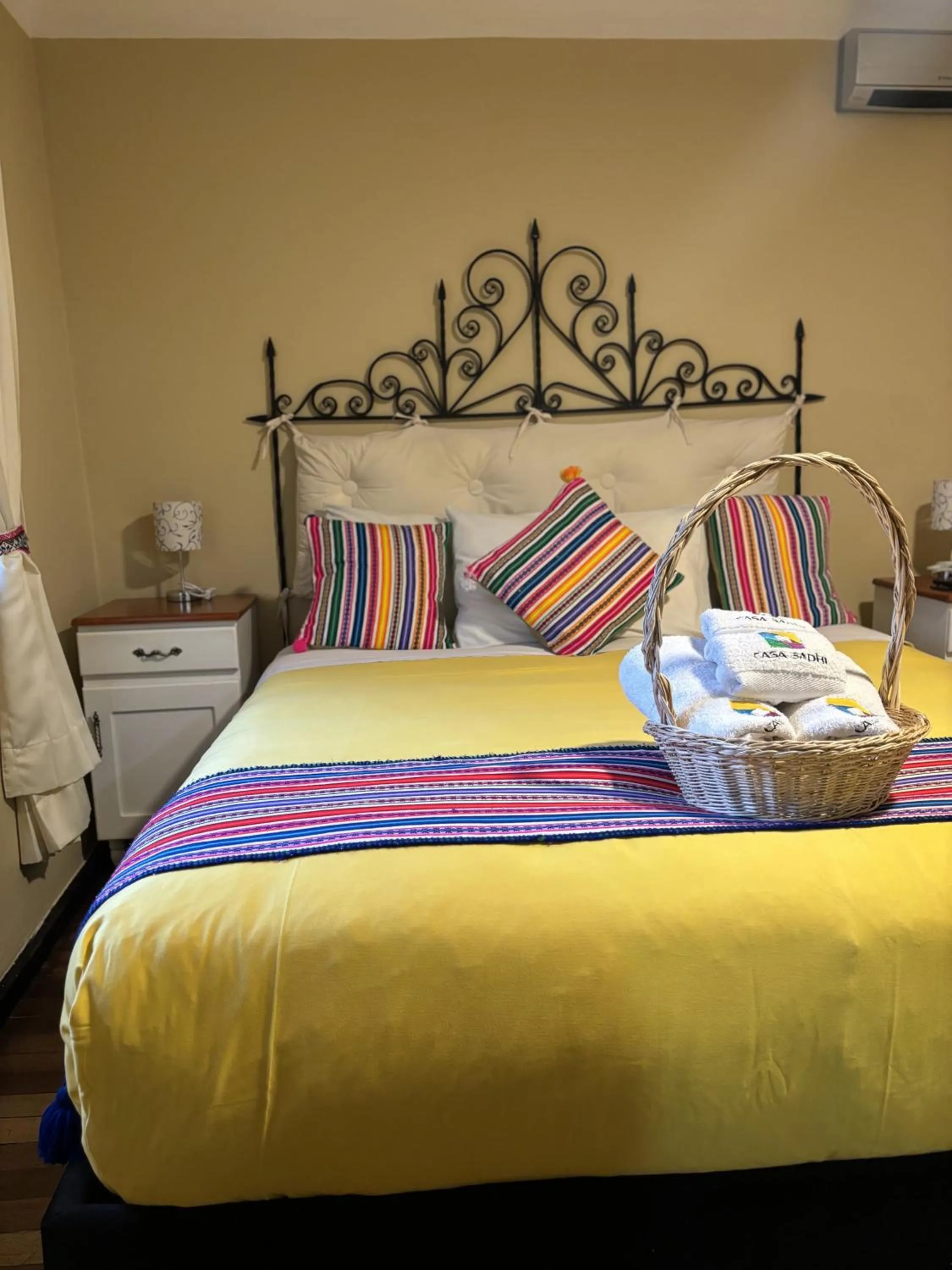 Photo of the whole room, Bed in Casa Saphi