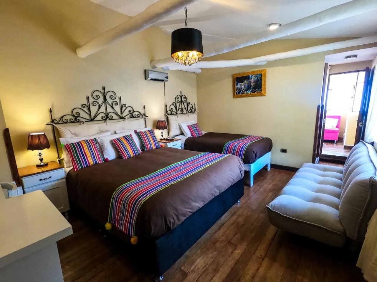 Photo of the whole room, Bed in Casa Saphi