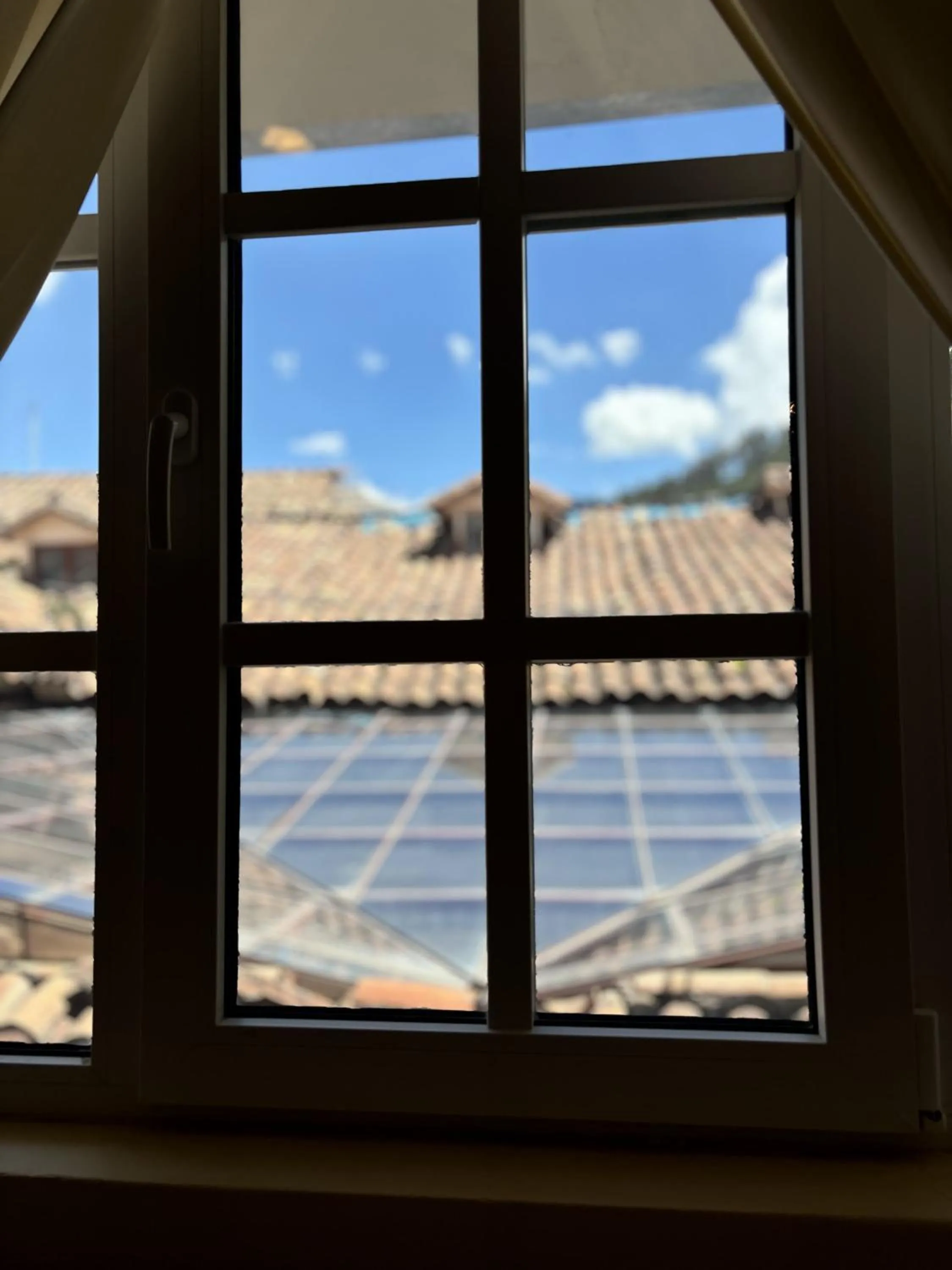 Inner courtyard view in Casa Saphi