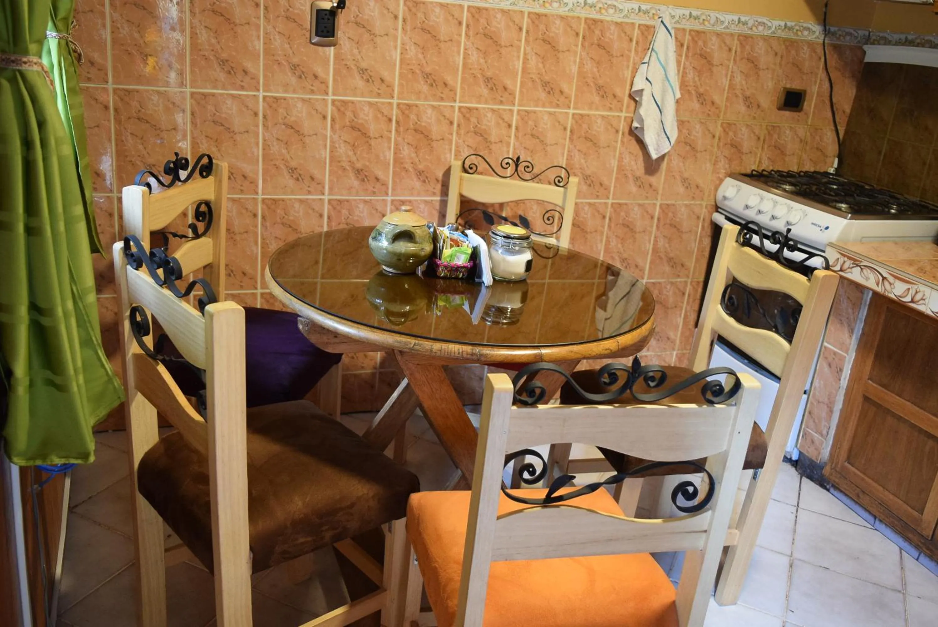 Kitchen or kitchenette in Casa Saphi