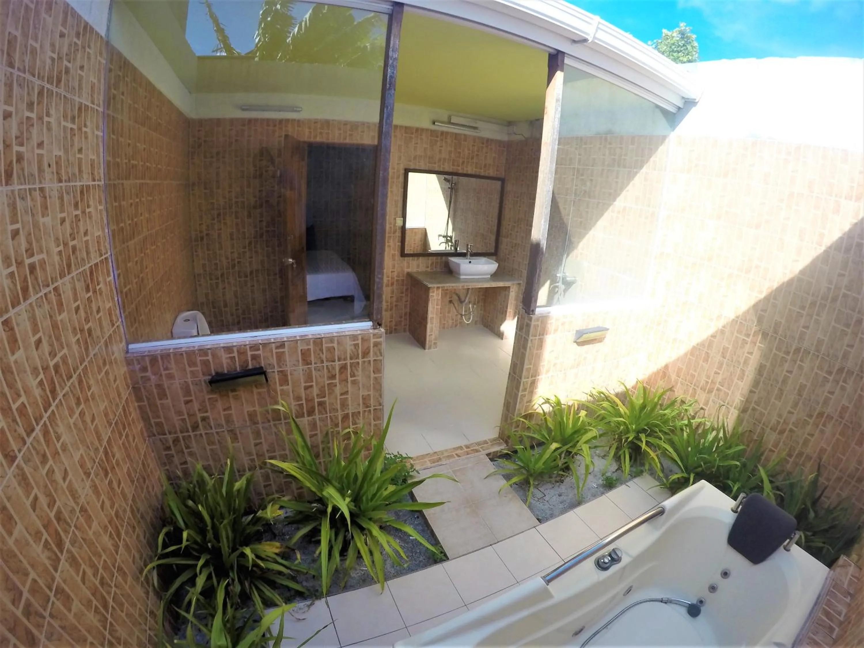 Bathroom in Midsummer Thulusdhoo