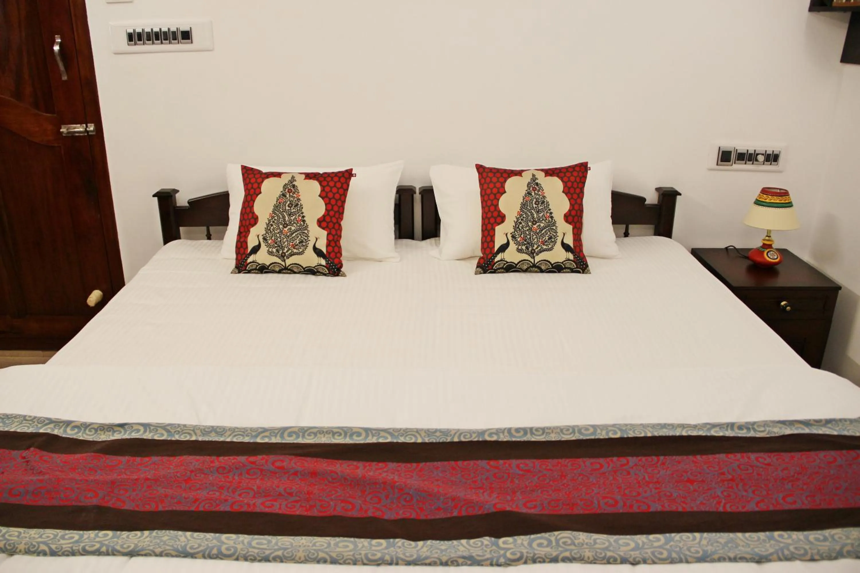 Photo of the whole room, Bed in Sapphire Club Cherai Beach Villa