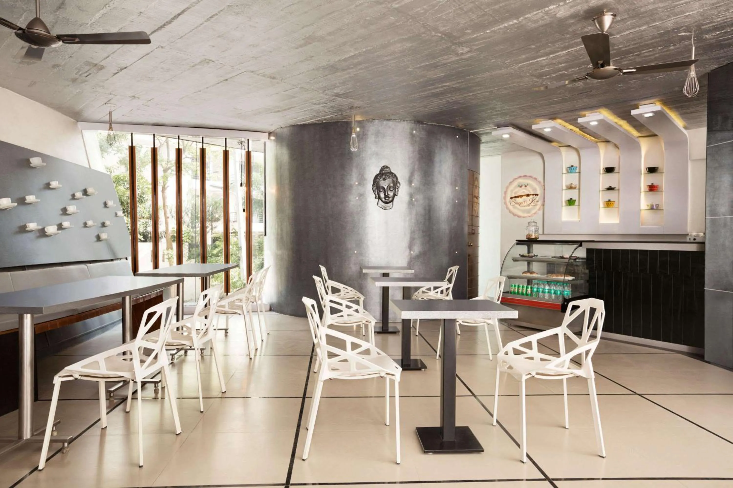 Lounge or bar in Days Inn & Suites by Wyndham Bengaluru Whitefield