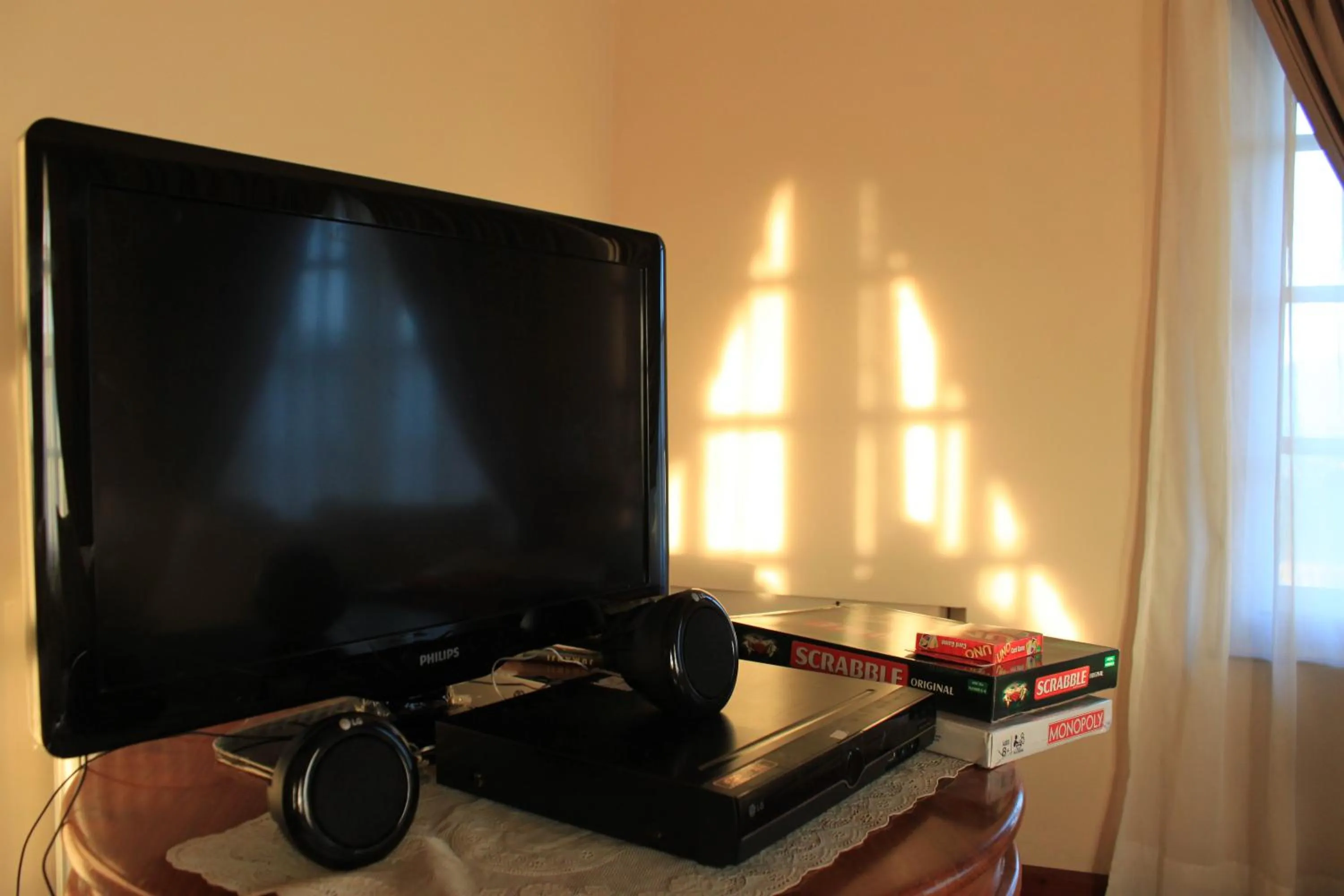 Communal lounge/ TV room in Lady Horton Bungalow