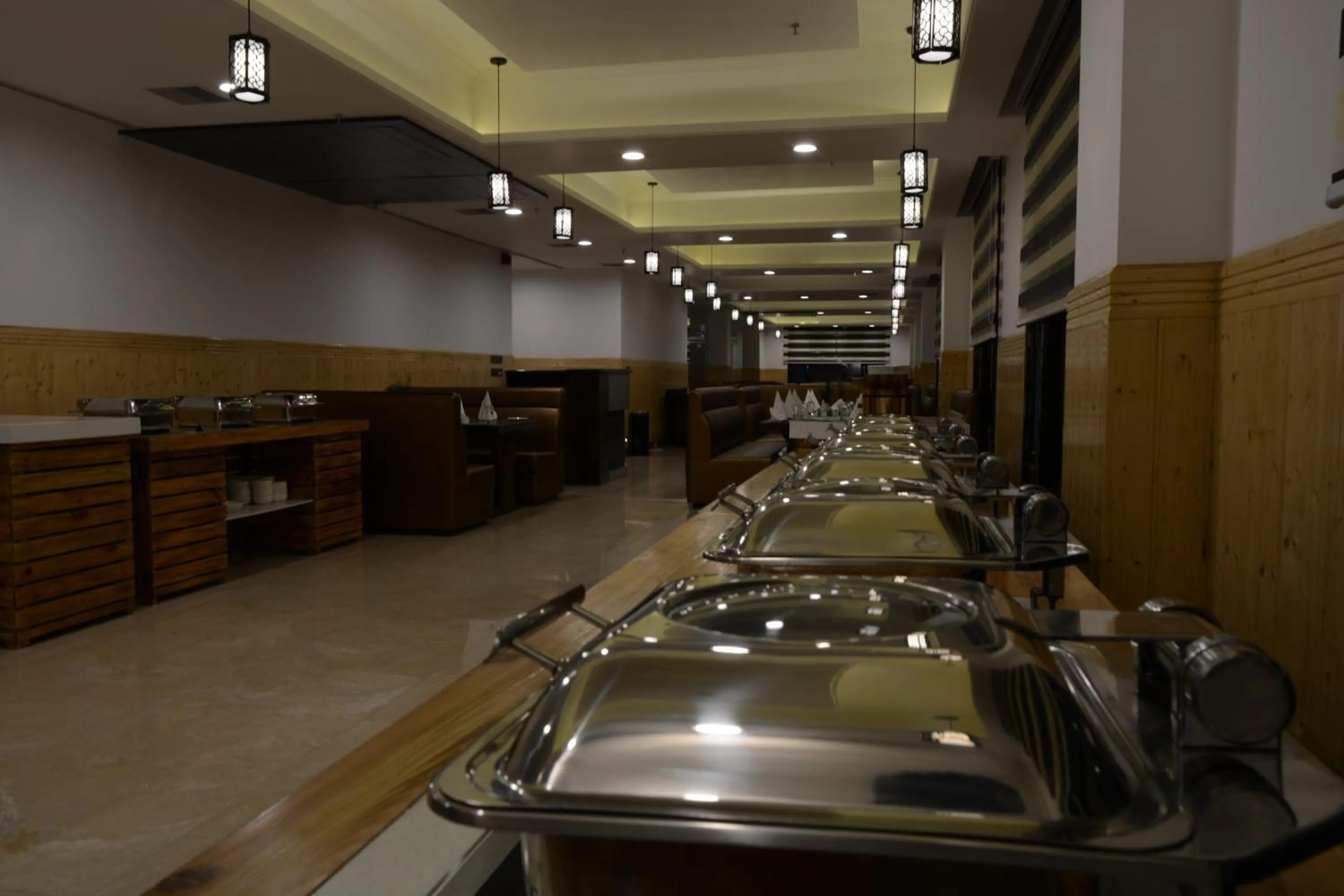 Restaurant/places to eat in Hotel Dhroov By Mystical Views