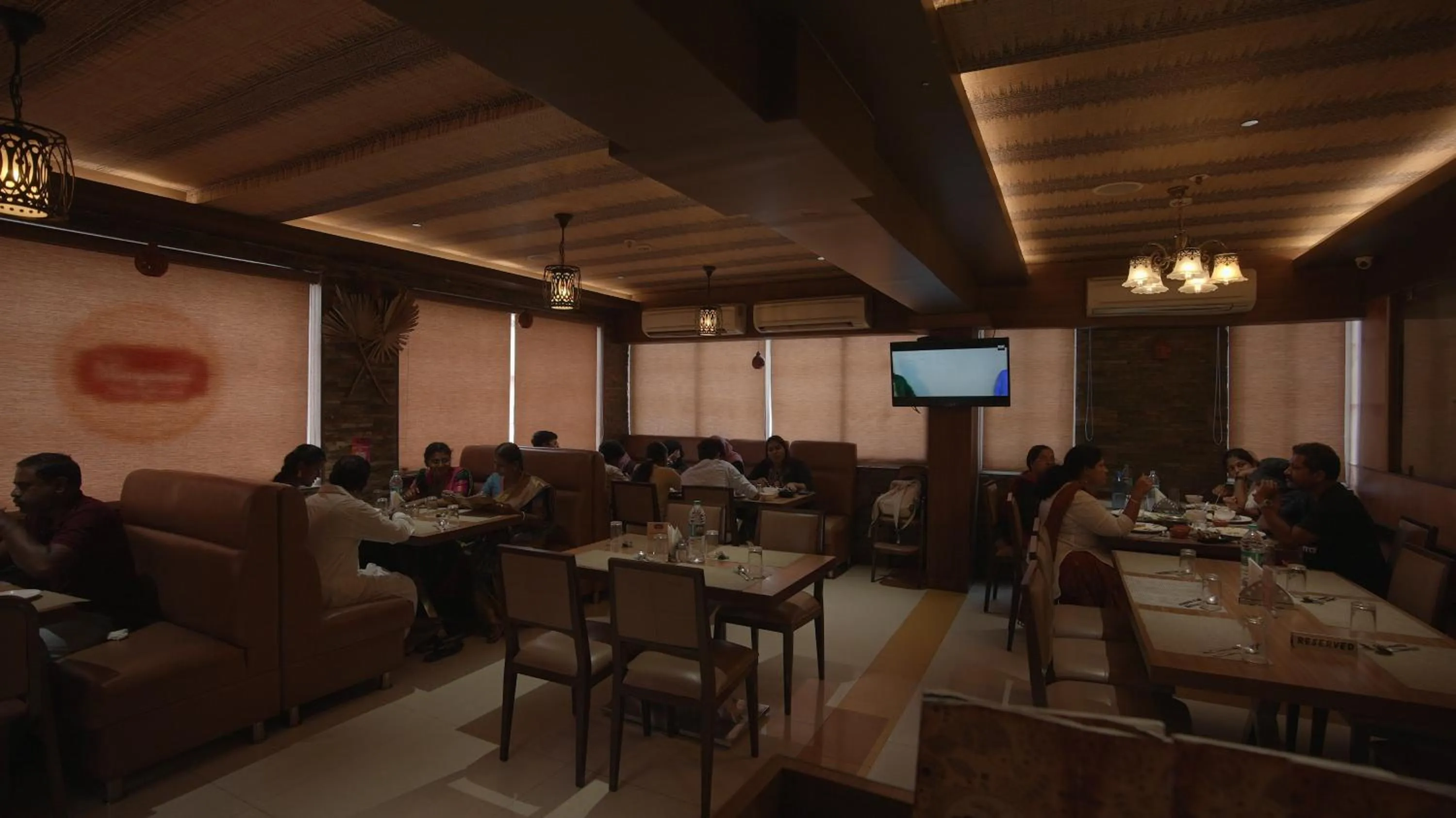 Restaurant/places to eat in Hotel SRR Grand