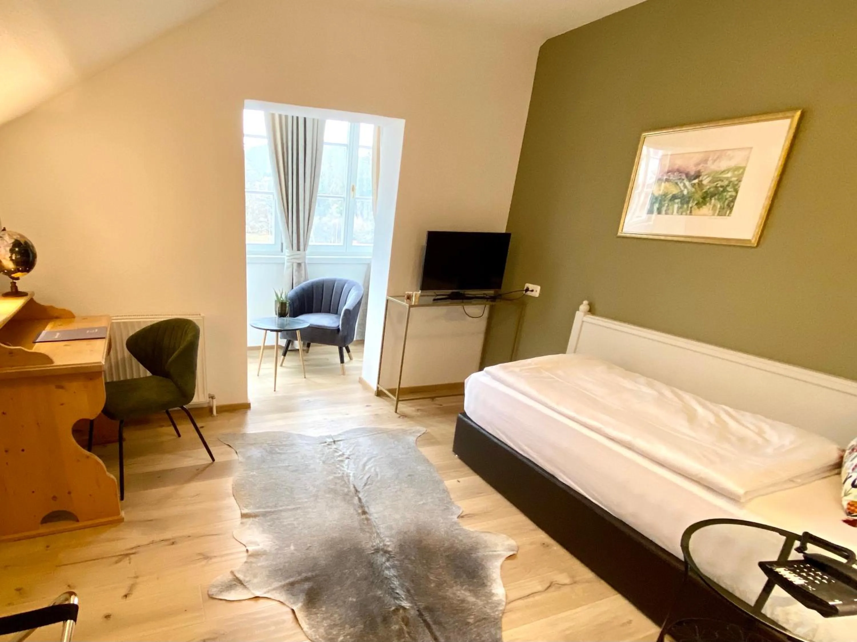 Photo of the whole room, Bed in Boutiquehotel Hubertushof