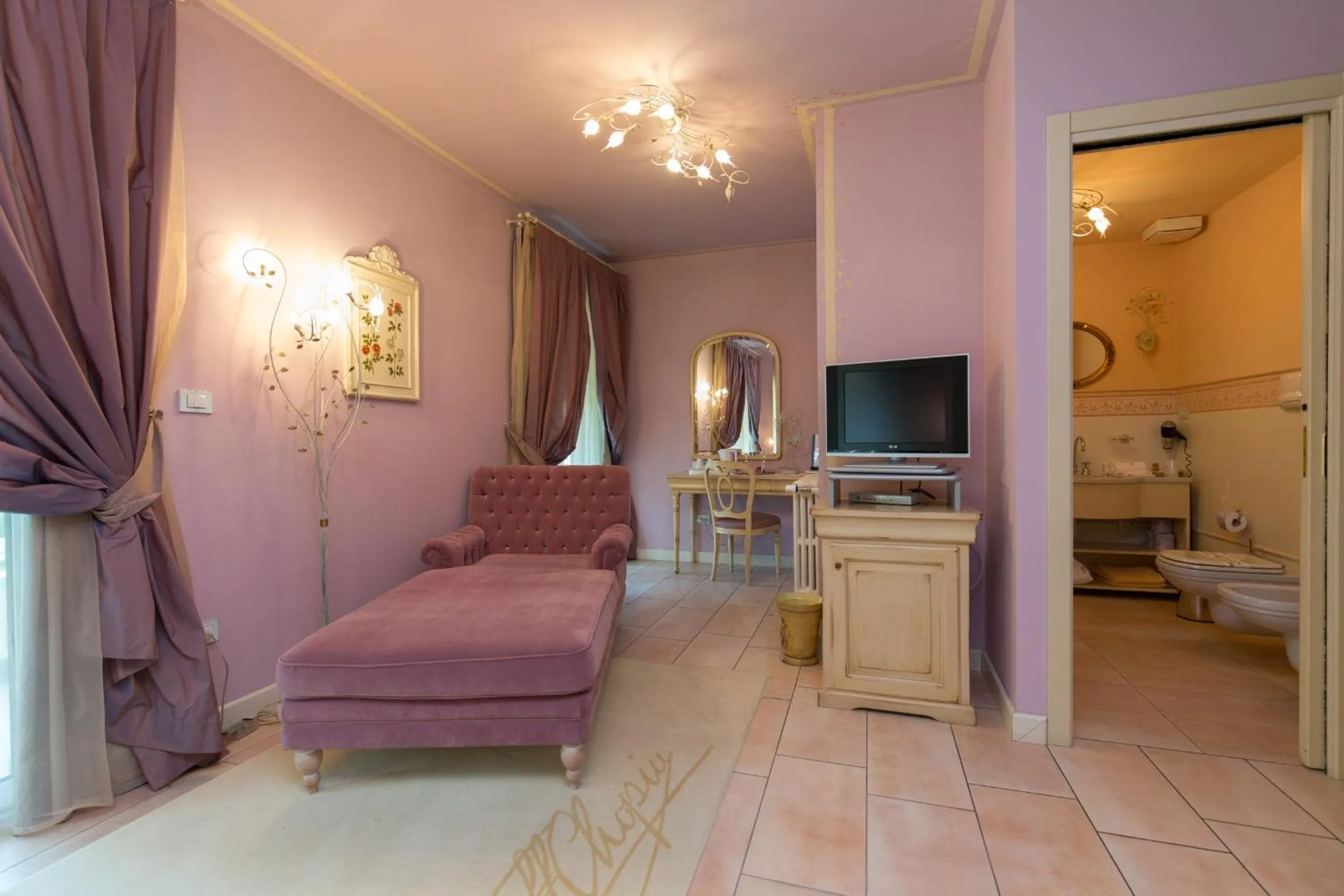 Photo of the whole room in Hotel Serenella