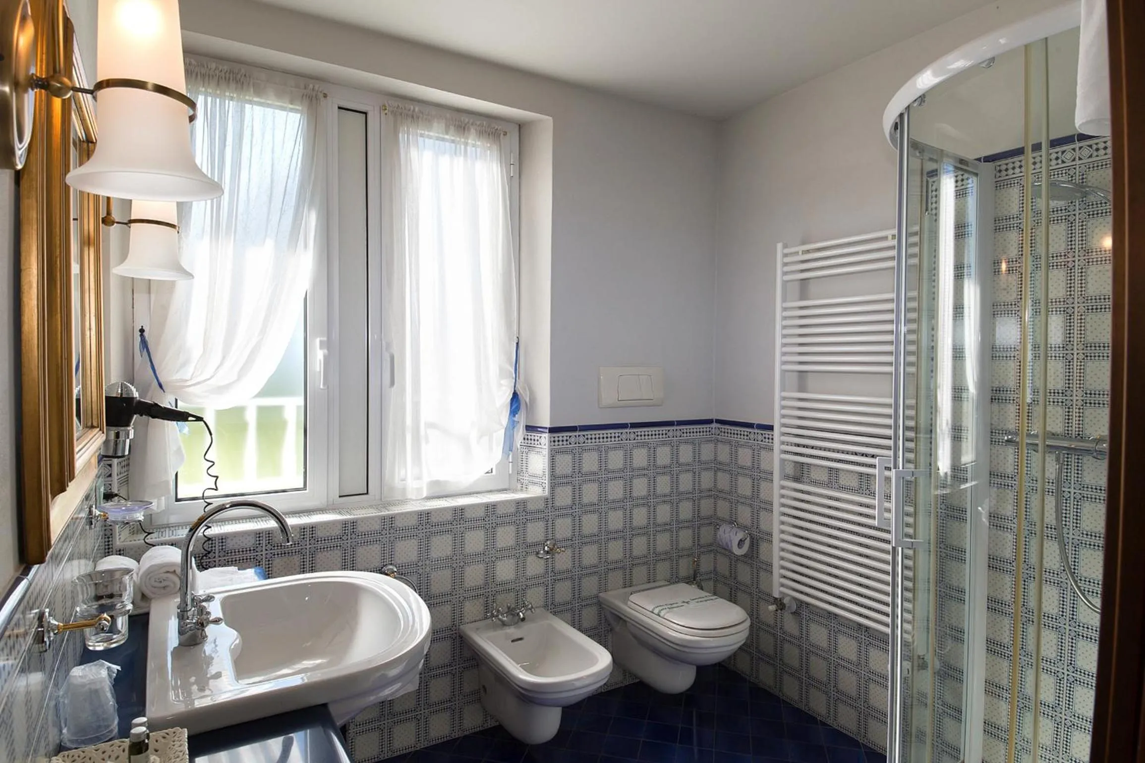 Shower in Hotel Serenella