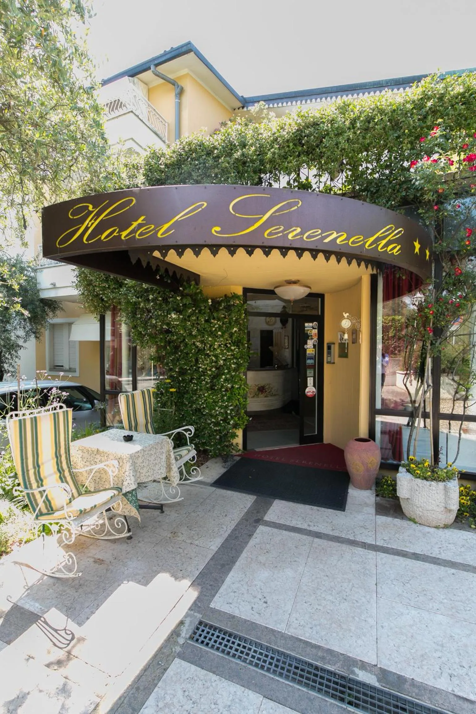 Facade/entrance in Hotel Serenella