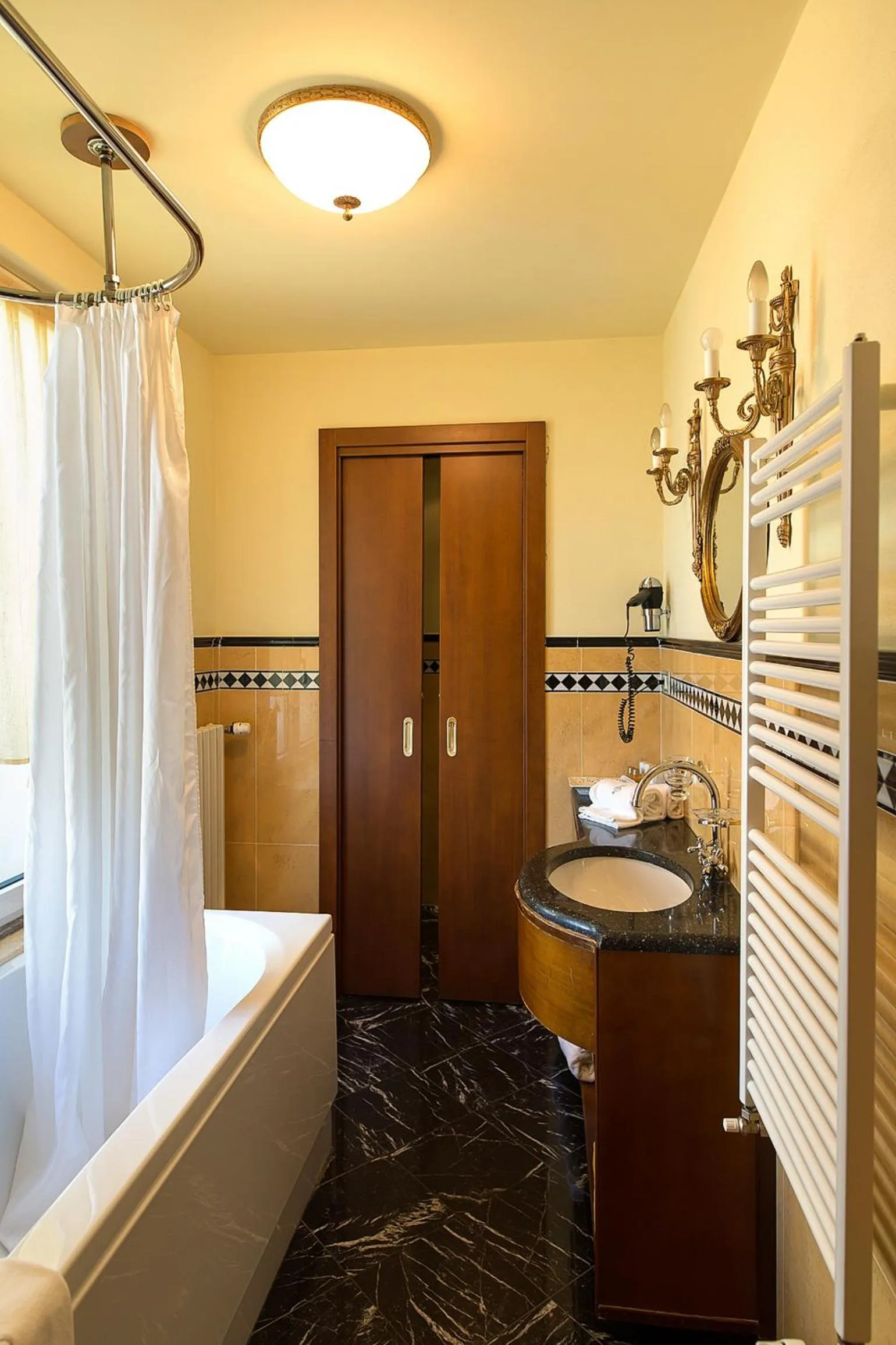 Photo of the whole room in Hotel Serenella