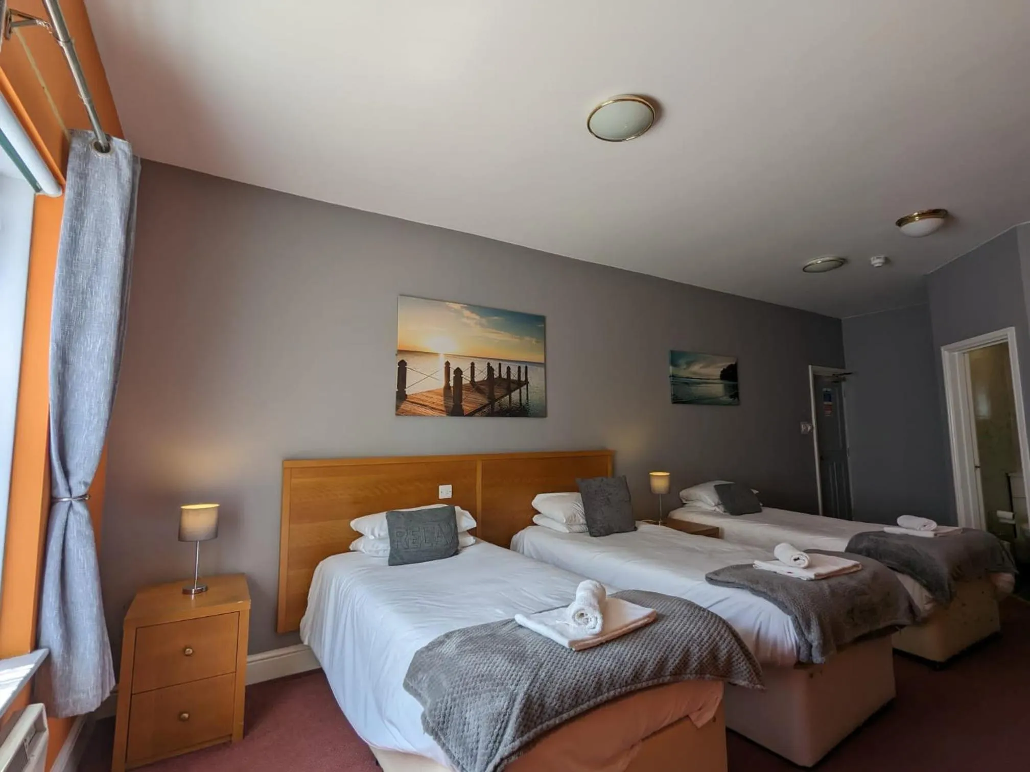 Bedroom, Bed in The Earl Of Derby