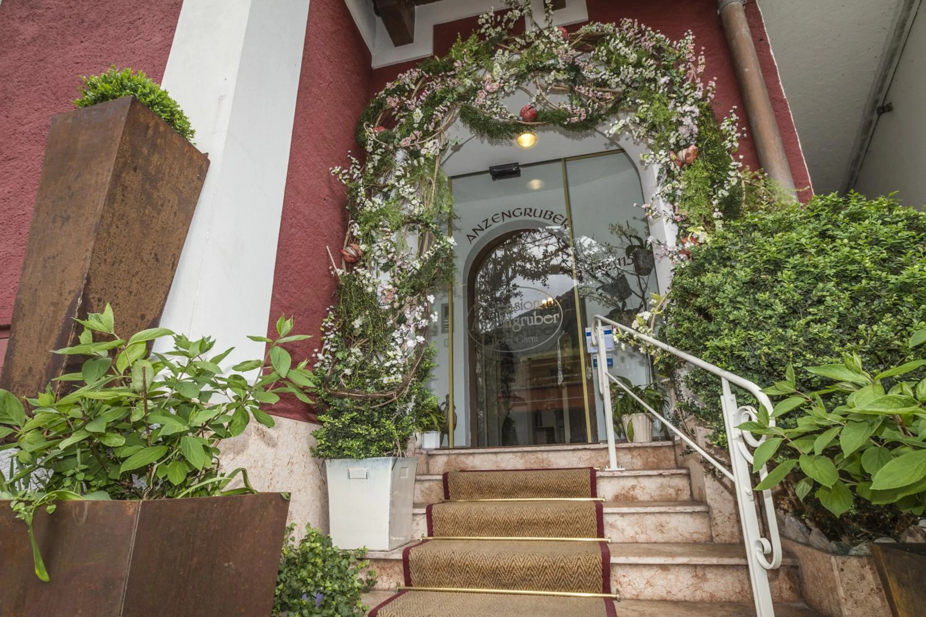 Facade/entrance in Villa Anzengruber