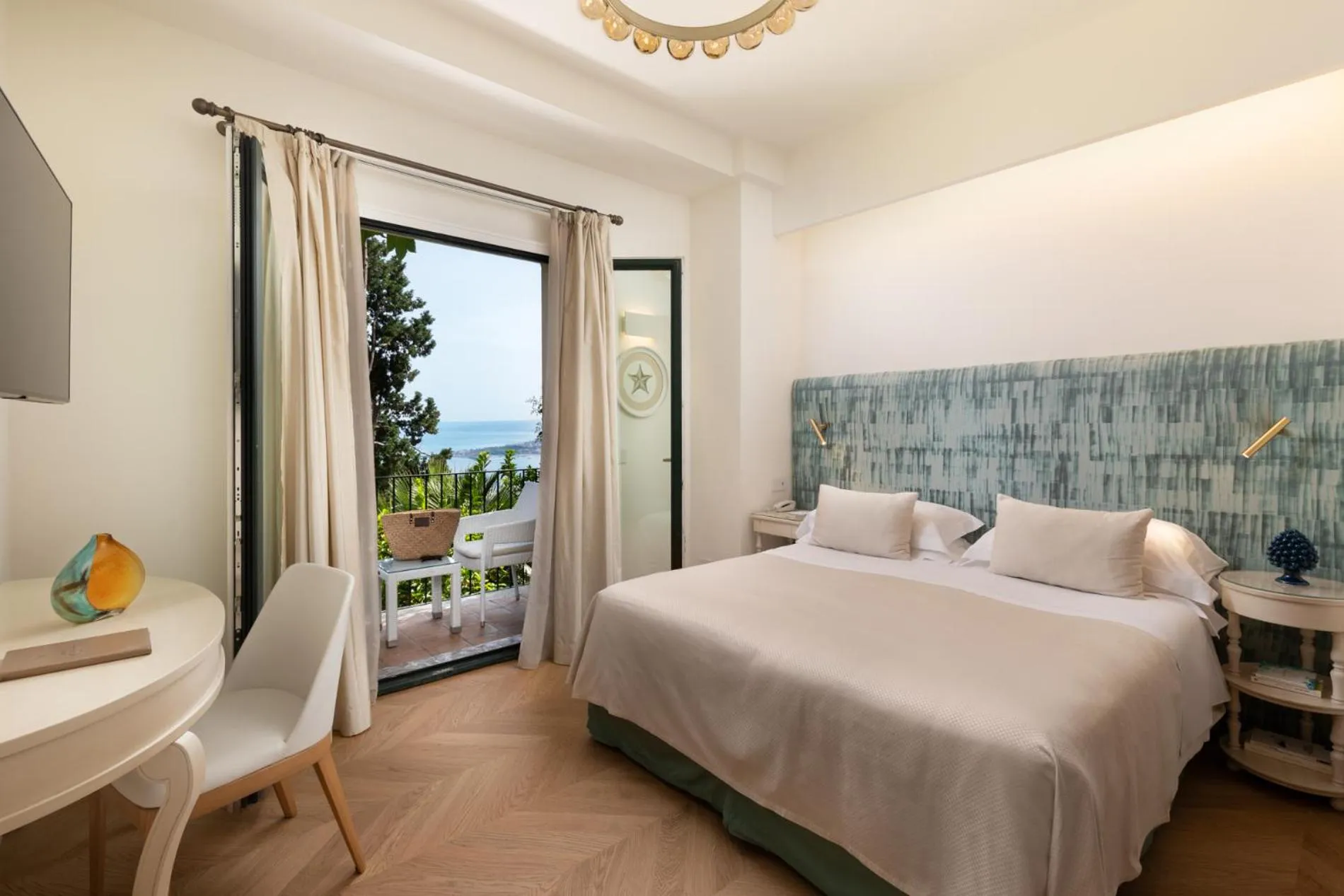 Bed in Hotel Villa Belvedere