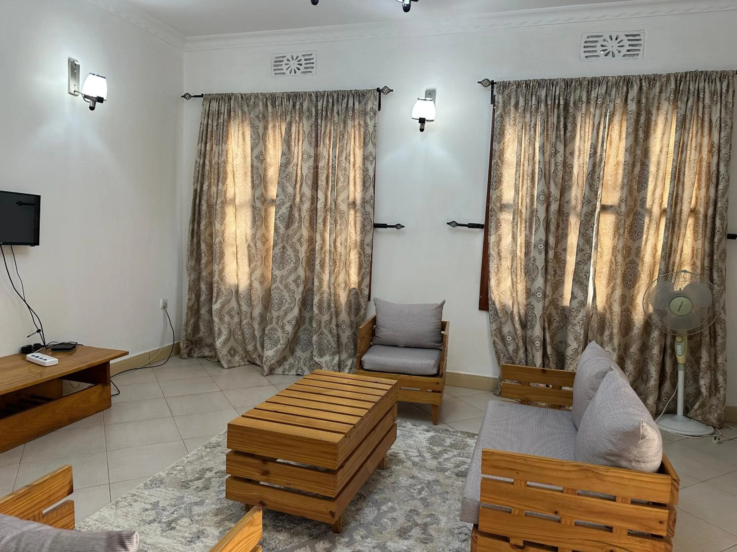 Lounge or bar in Le Parlour