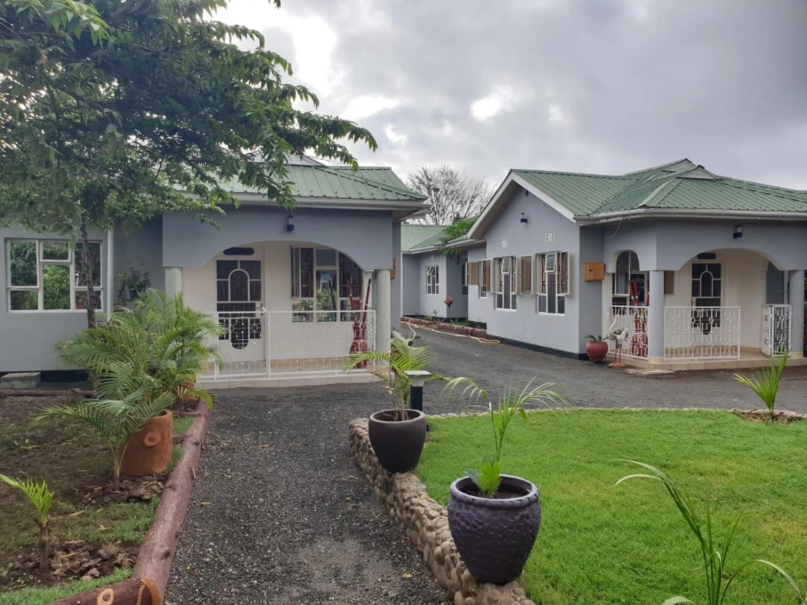 Property building in Le Parlour