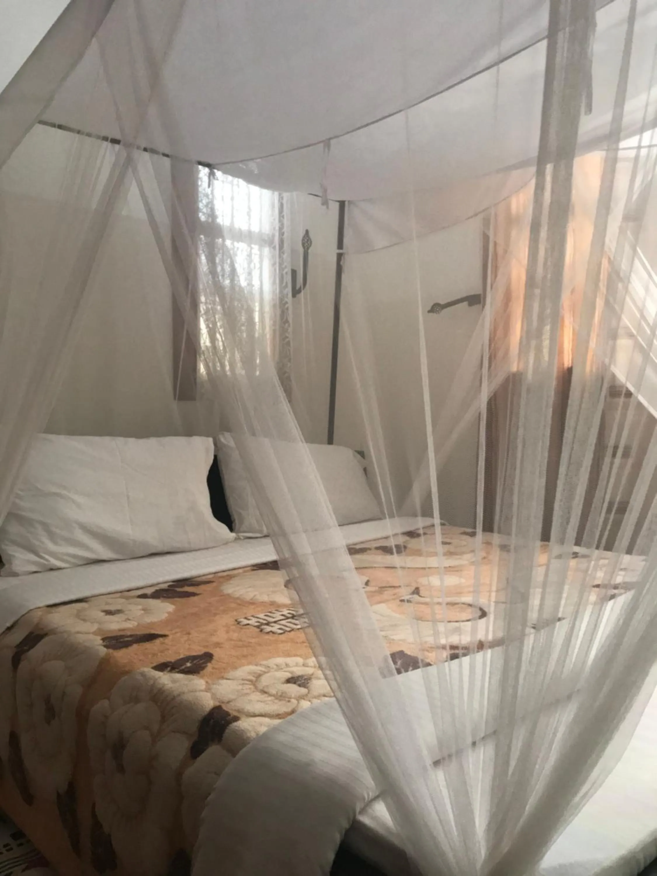 Bedroom, Bed in Le Parlour