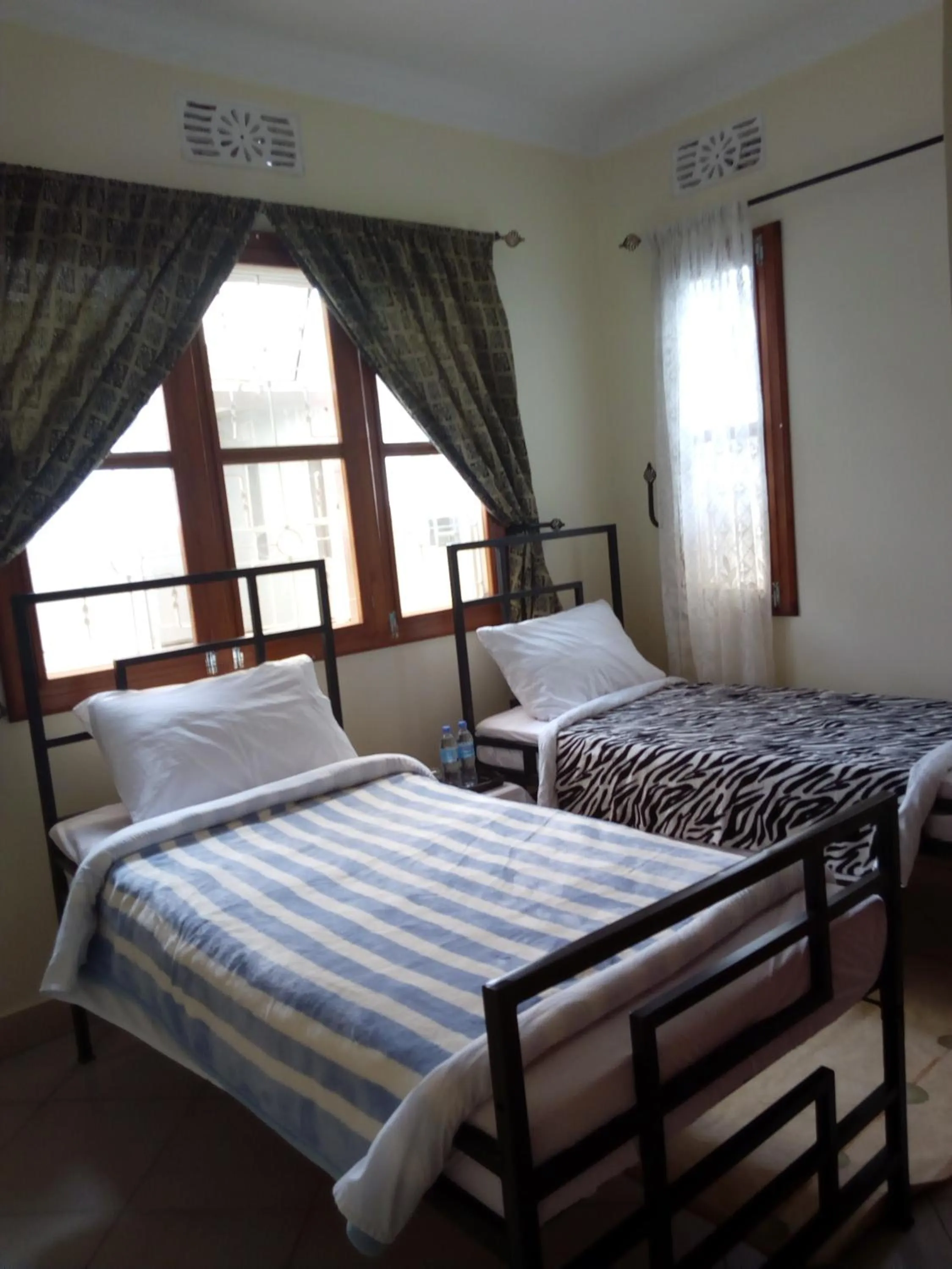 Bedroom, Bed in Le Parlour