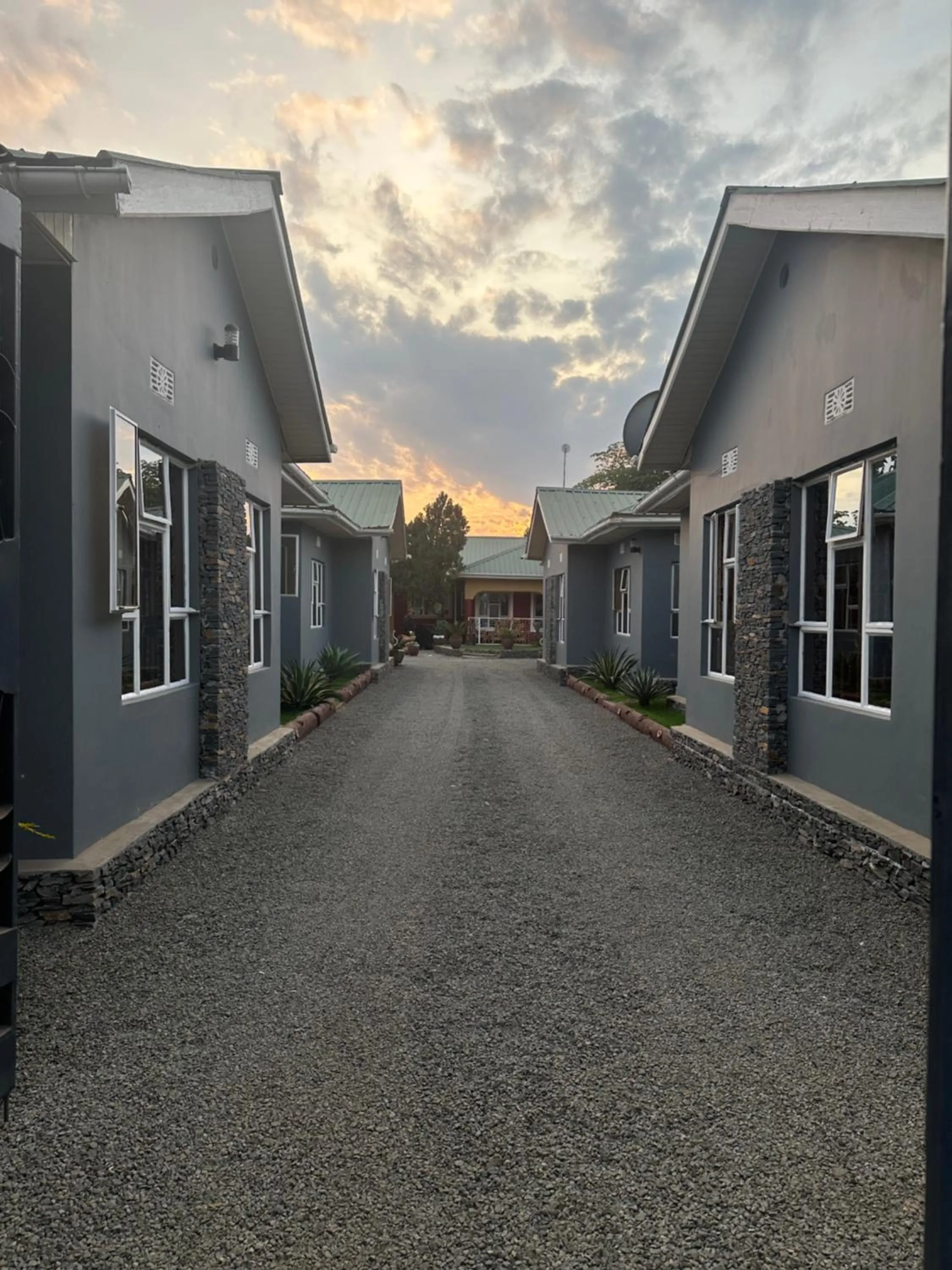 Property building in Le Parlour