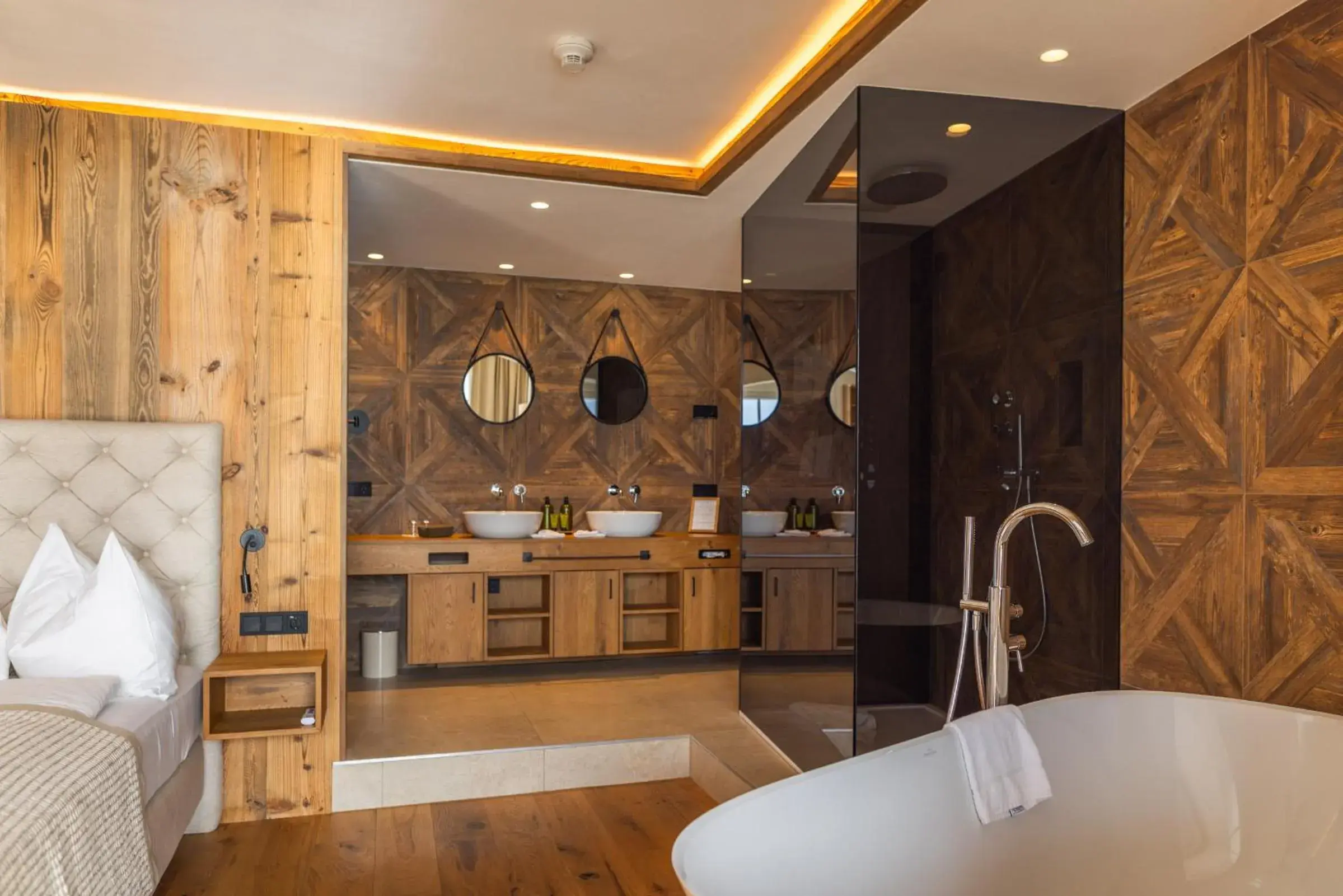 Deluxe Junior Suite in Hotel Seevilla Wolfgangsee Deluxe Junior Suite in Hotel Seevilla Wolfgangsee