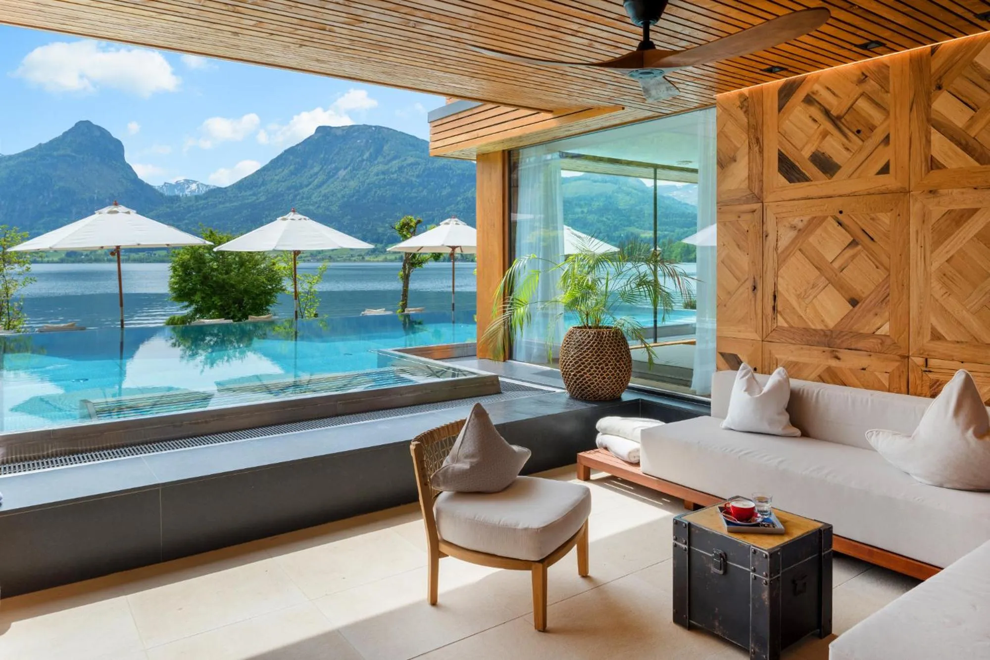 Lounge or bar in Hotel Seevilla Wolfgangsee