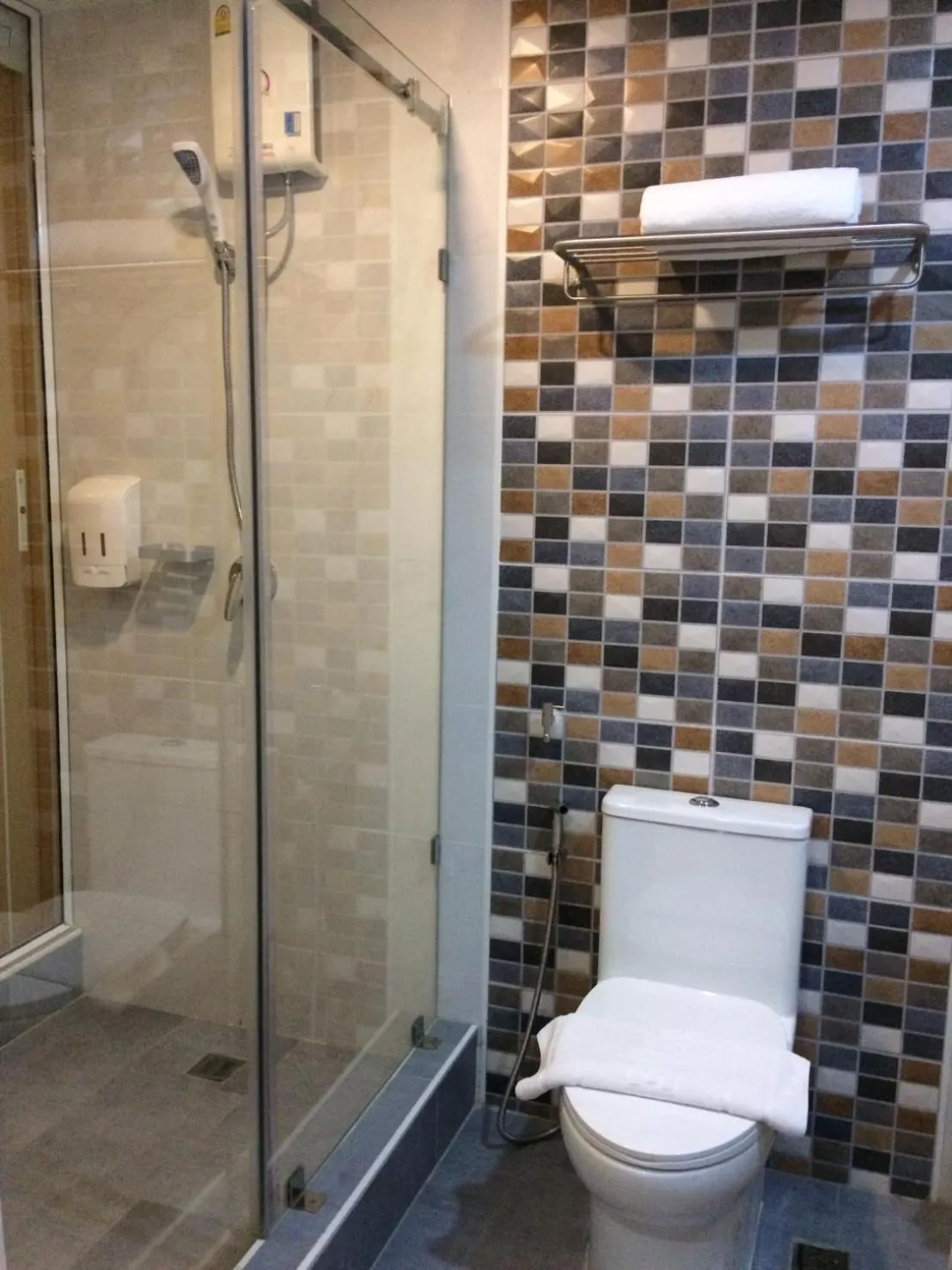 Bathroom in Ingnaam Hotel