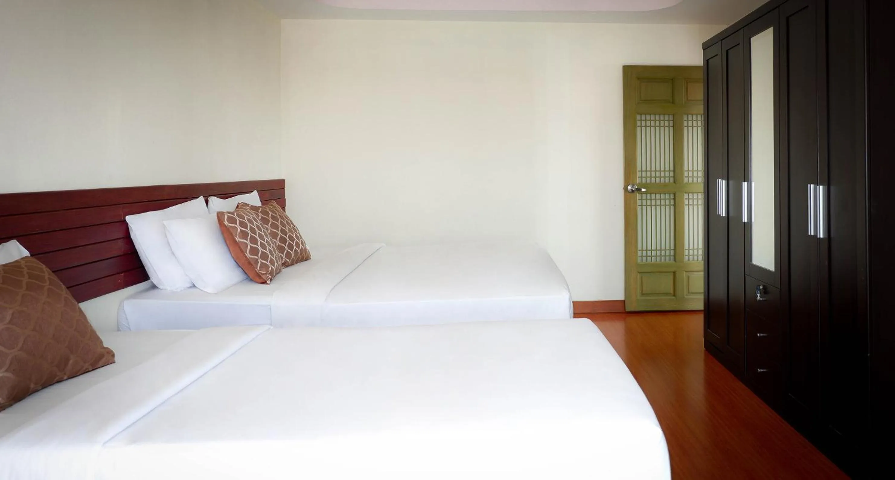 Bed in Ingnaam Hotel