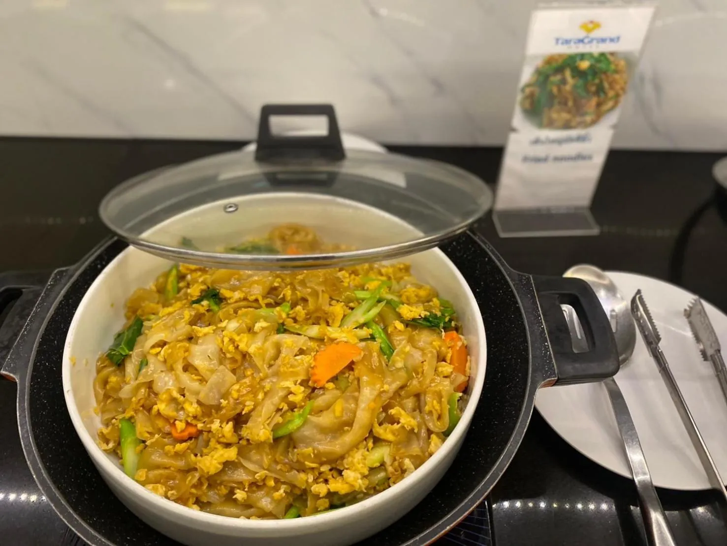 Restaurant/places to eat in Ingnaam Hotel