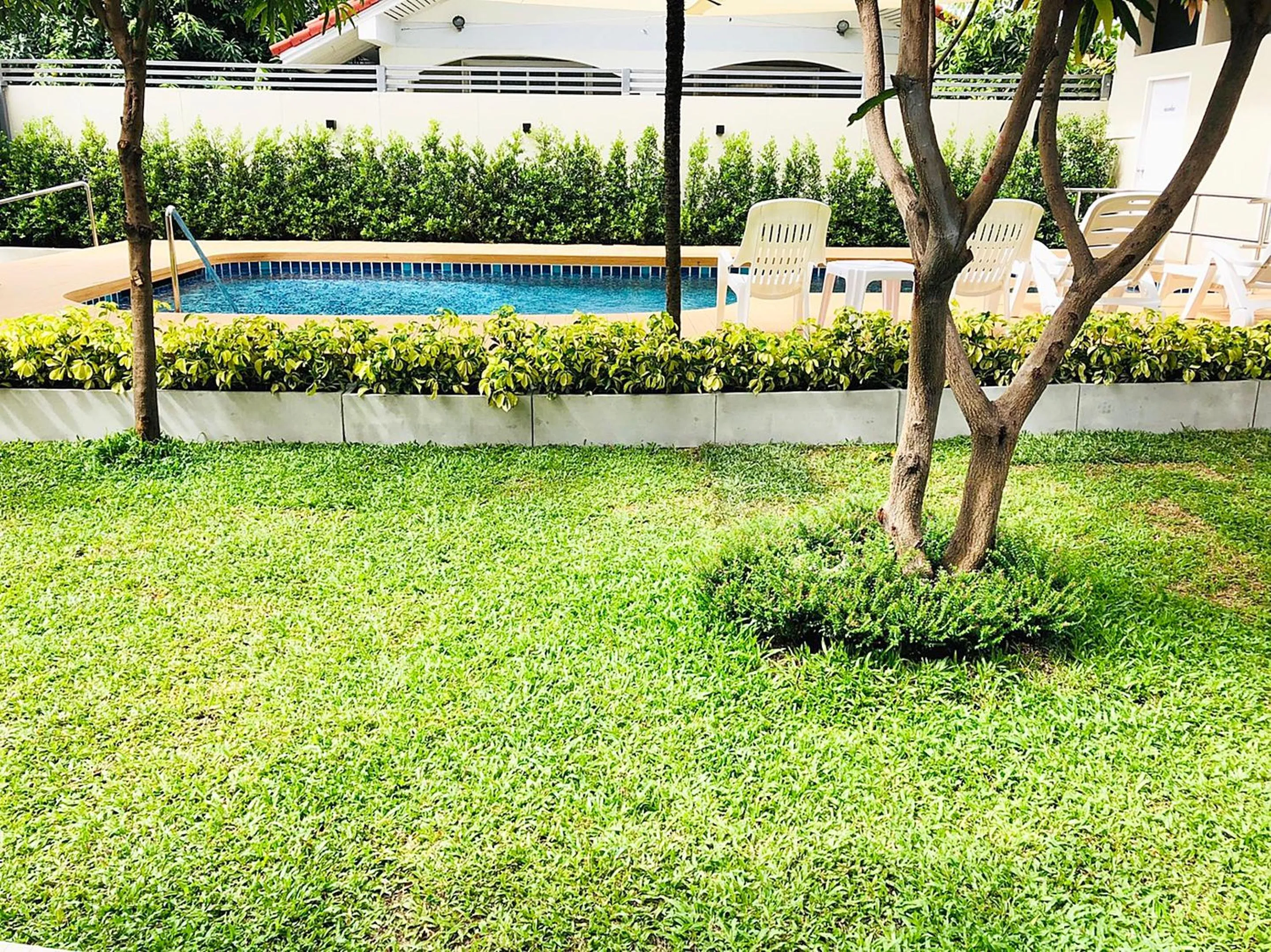 Swimming pool in Ingnaam Hotel