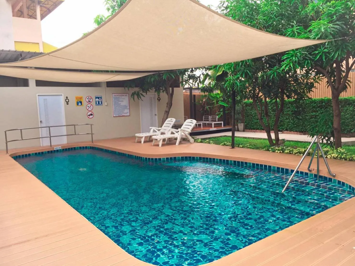 Swimming pool in Ingnaam Hotel