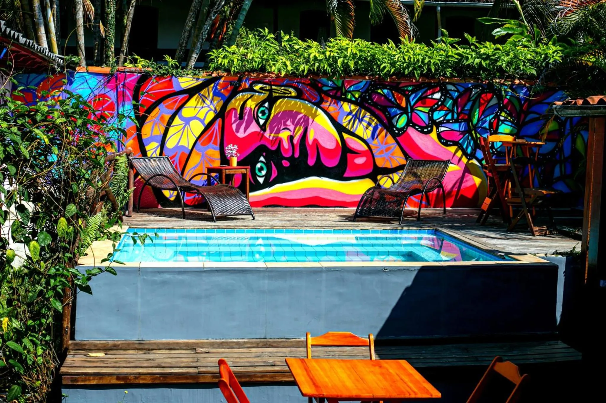 Swimming pool in Che Lagarto Paraty